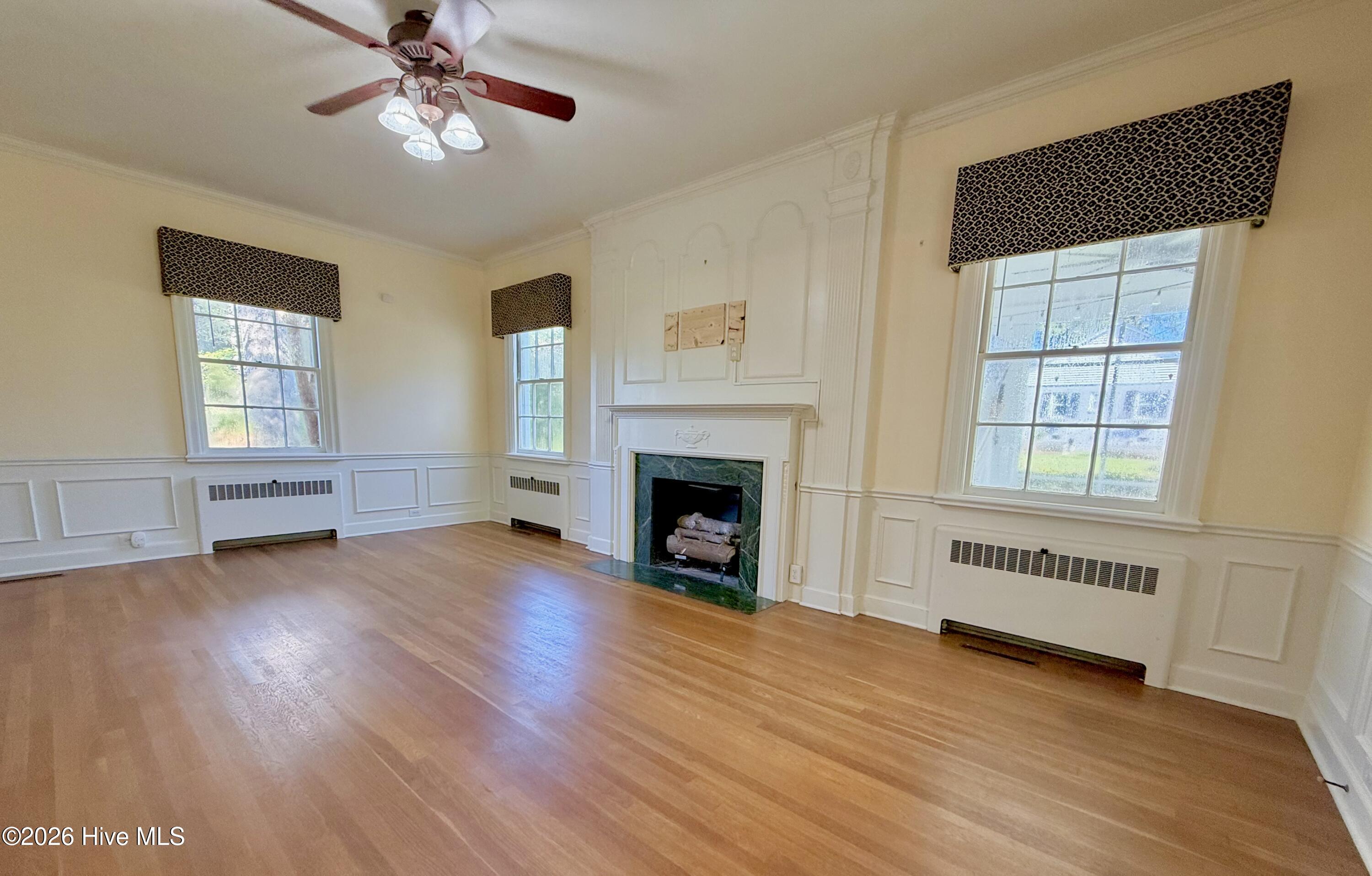 1009 Rhem Street Property Photo 7