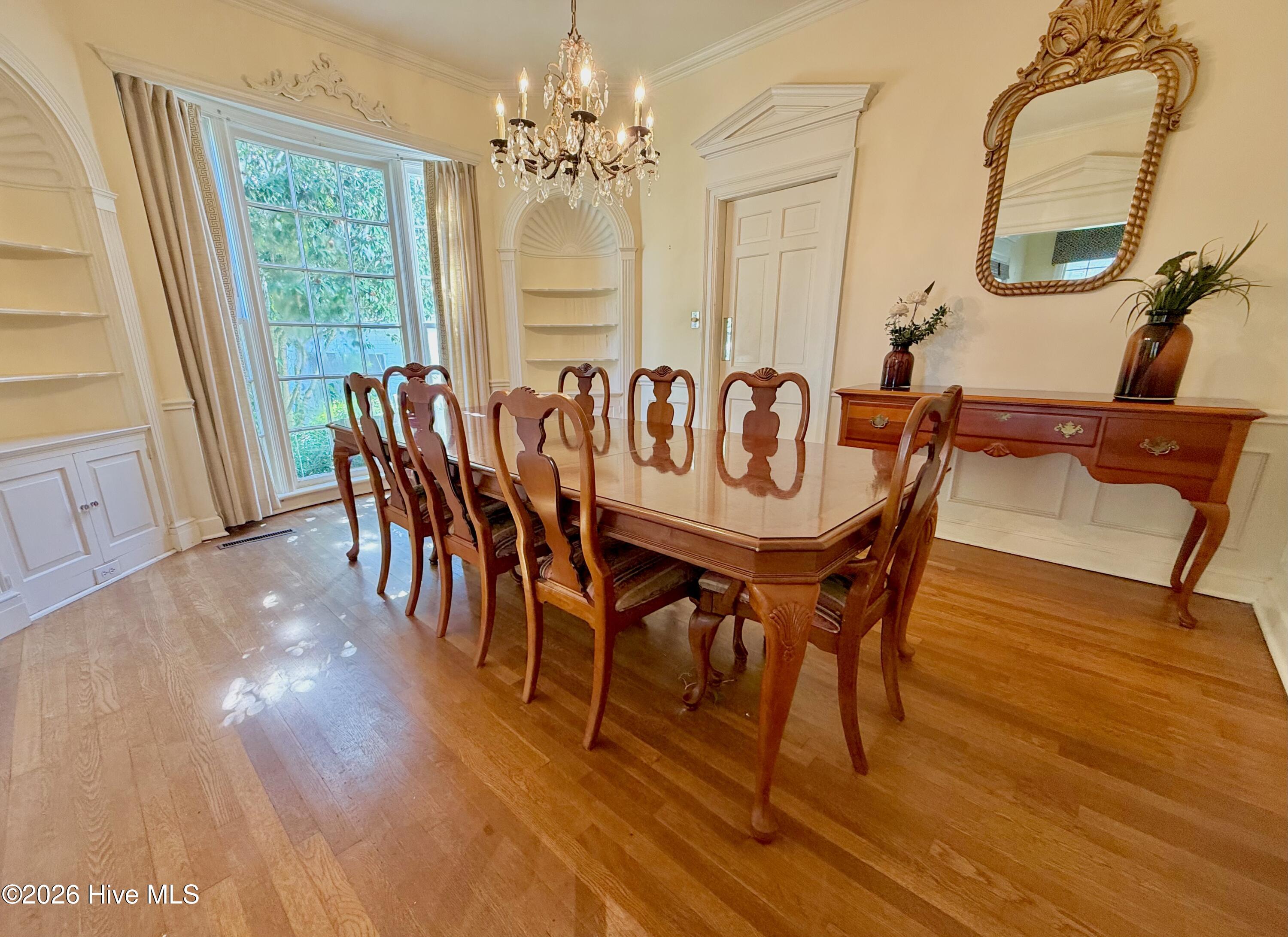 1009 Rhem Street Property Photo 8