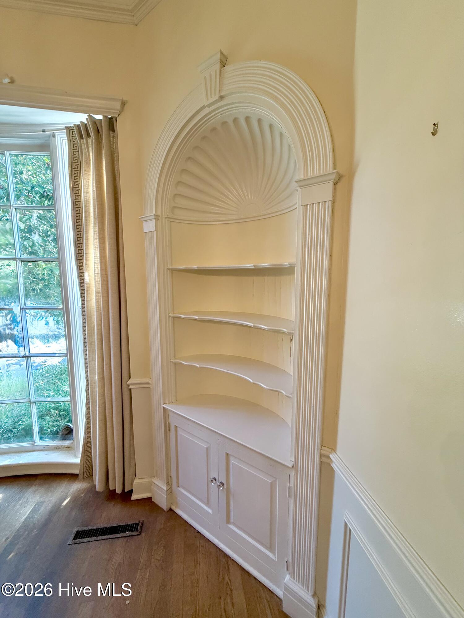 1009 Rhem Street Property Photo 11