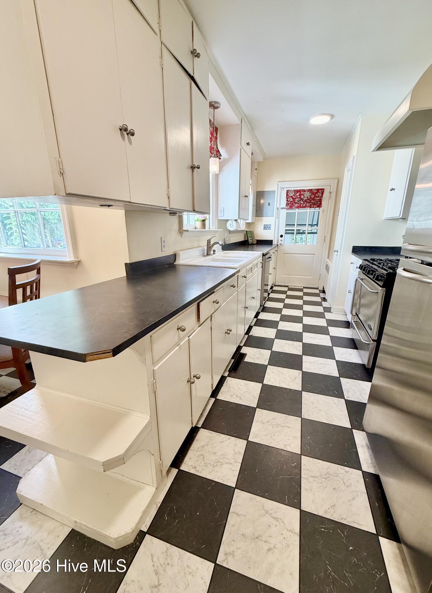 1009 Rhem Street Property Photo 15