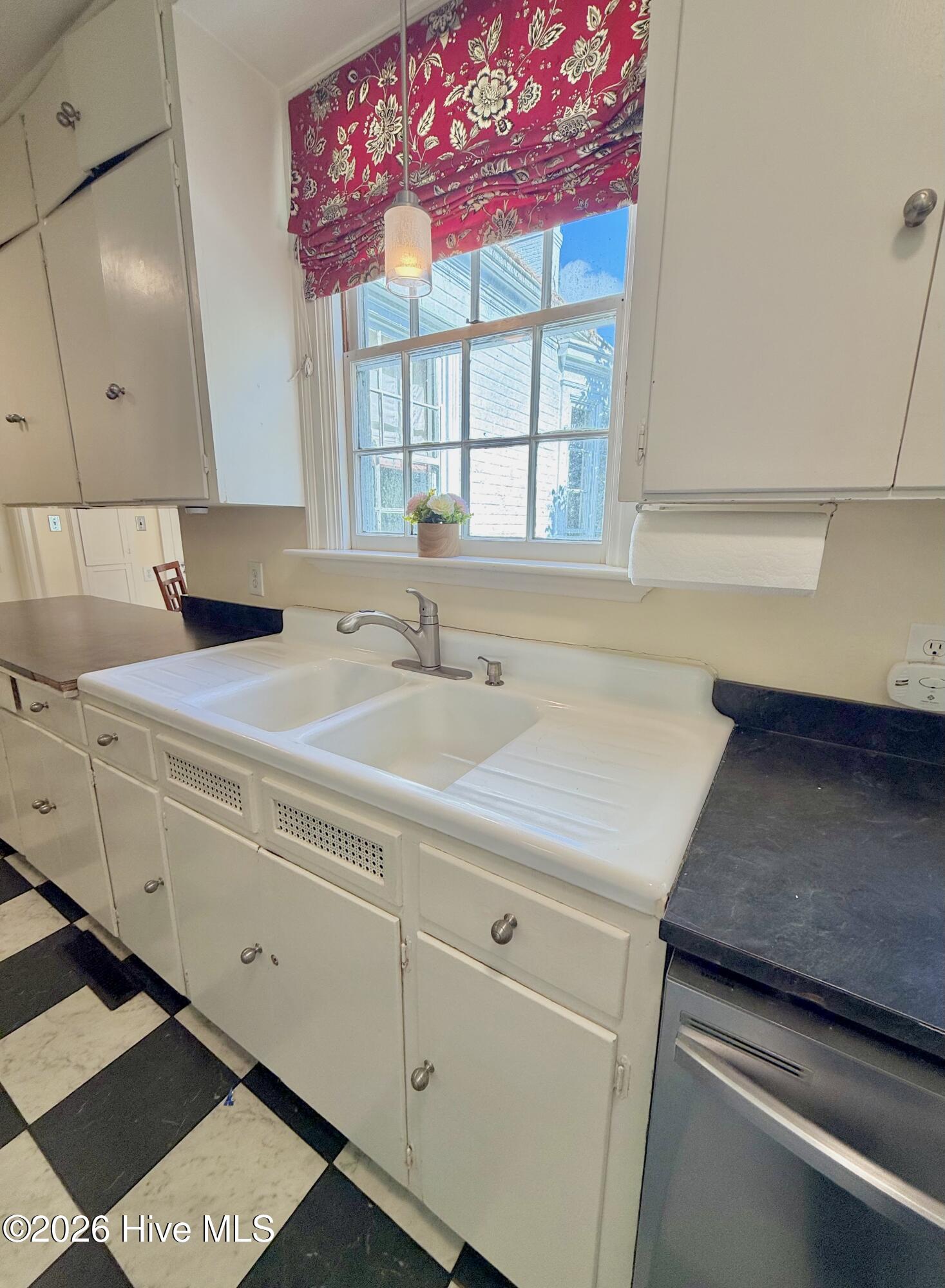 1009 Rhem Street Property Photo 17