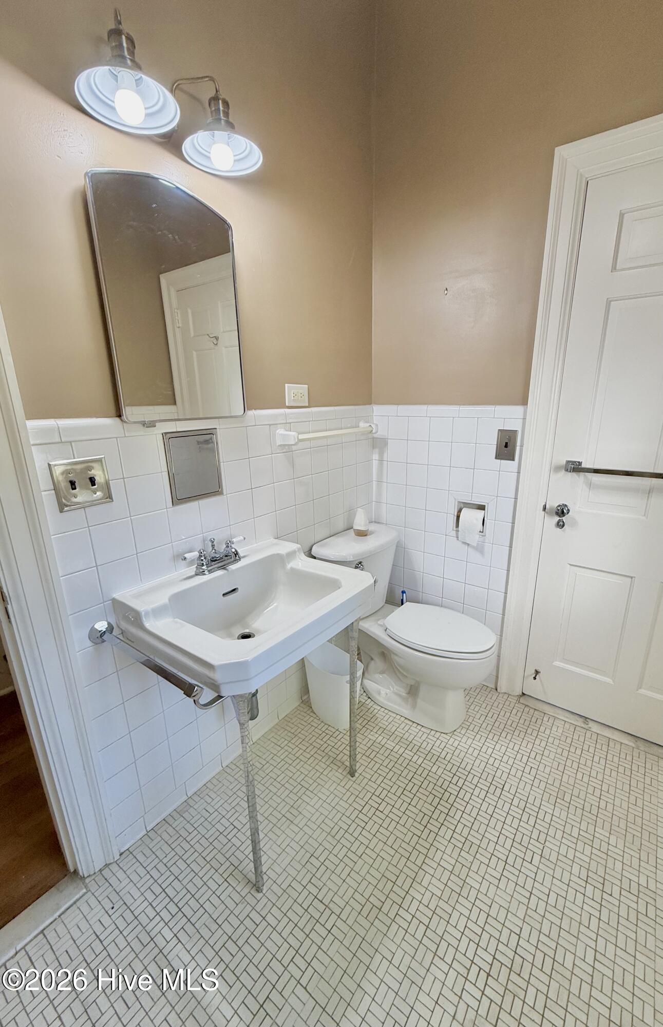 1009 Rhem Street Property Photo 32