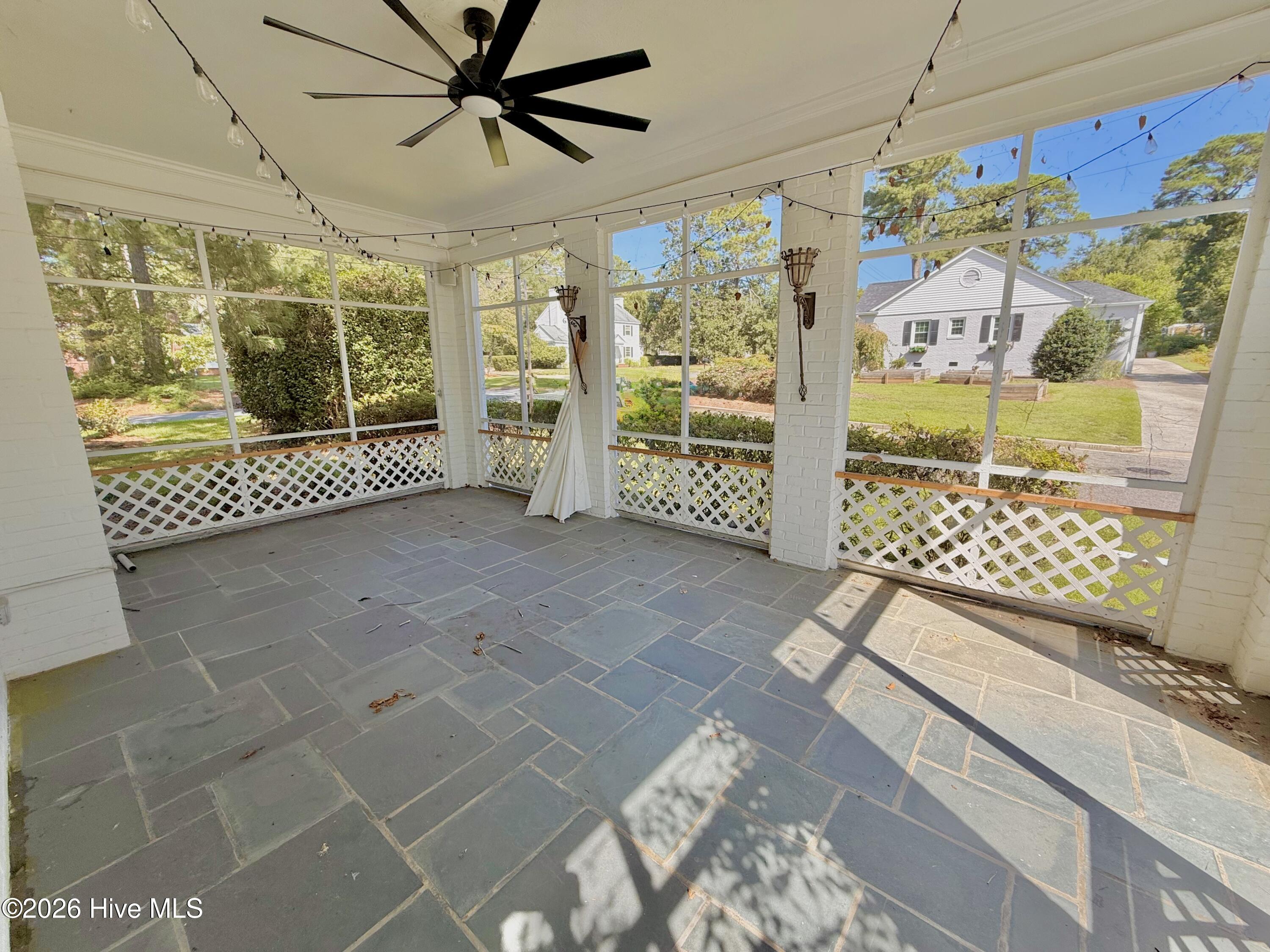 1009 Rhem Street Property Photo 49