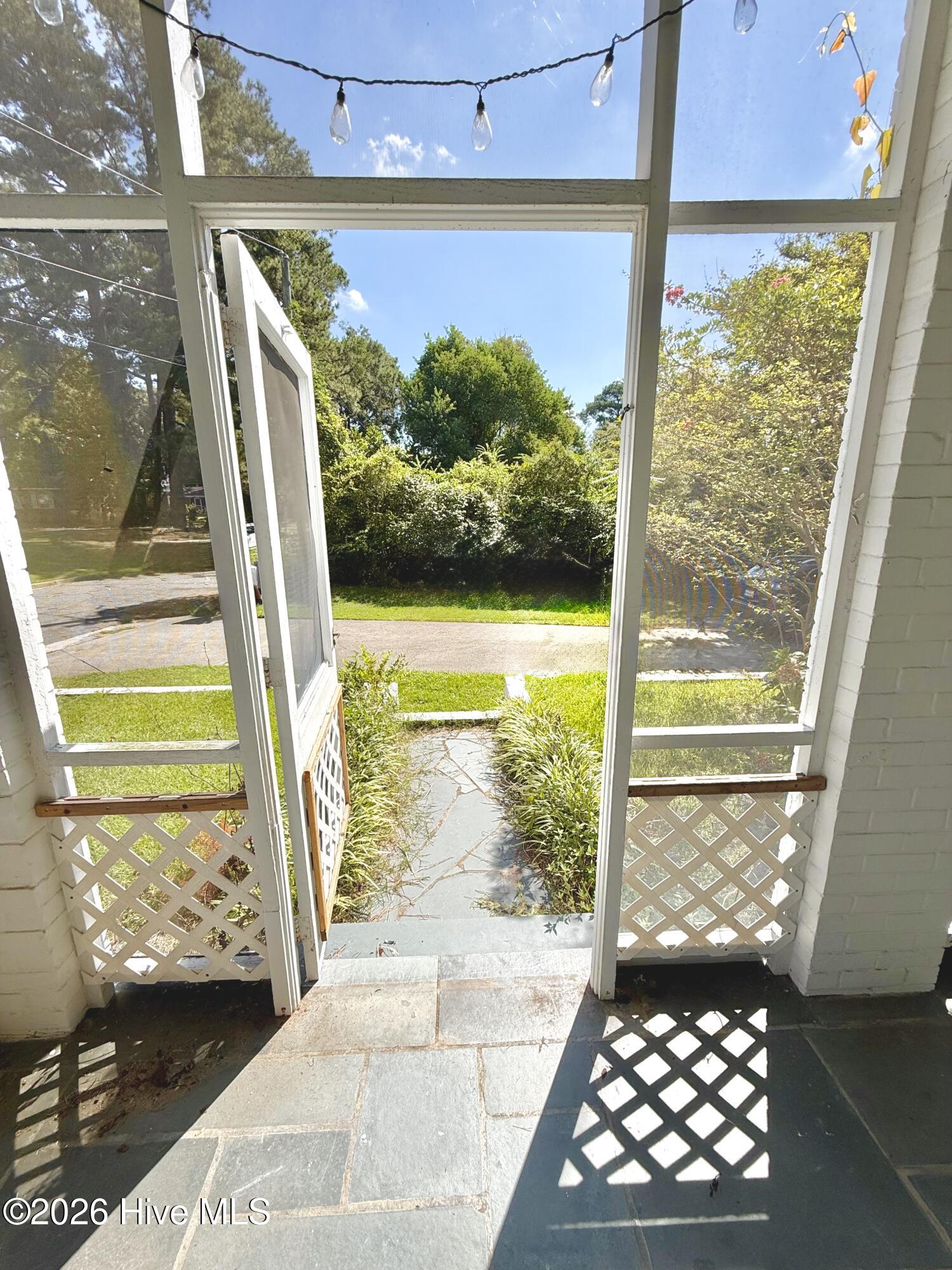 1009 Rhem Street Property Photo 54