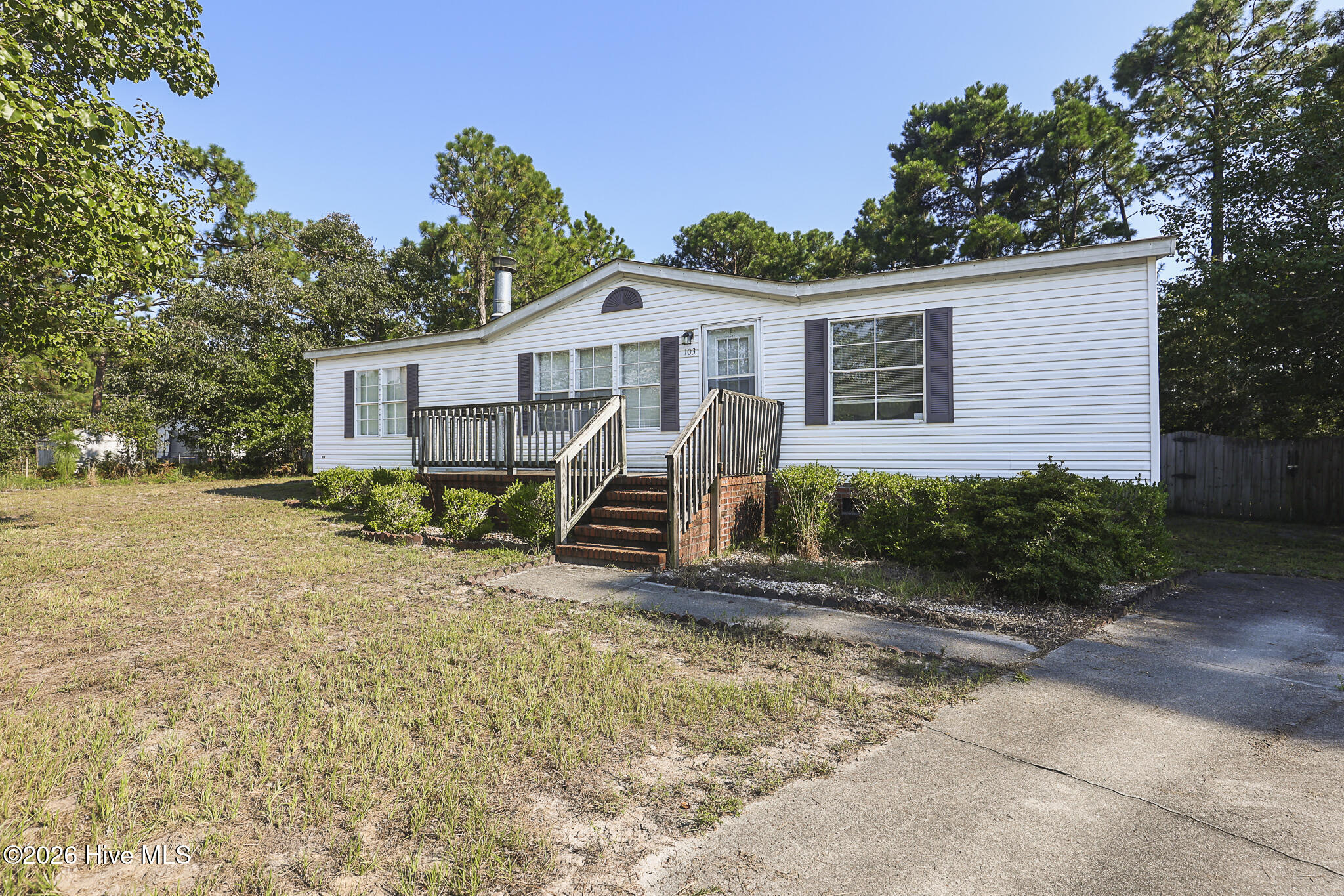 103 Yew Court Property Photo 8
