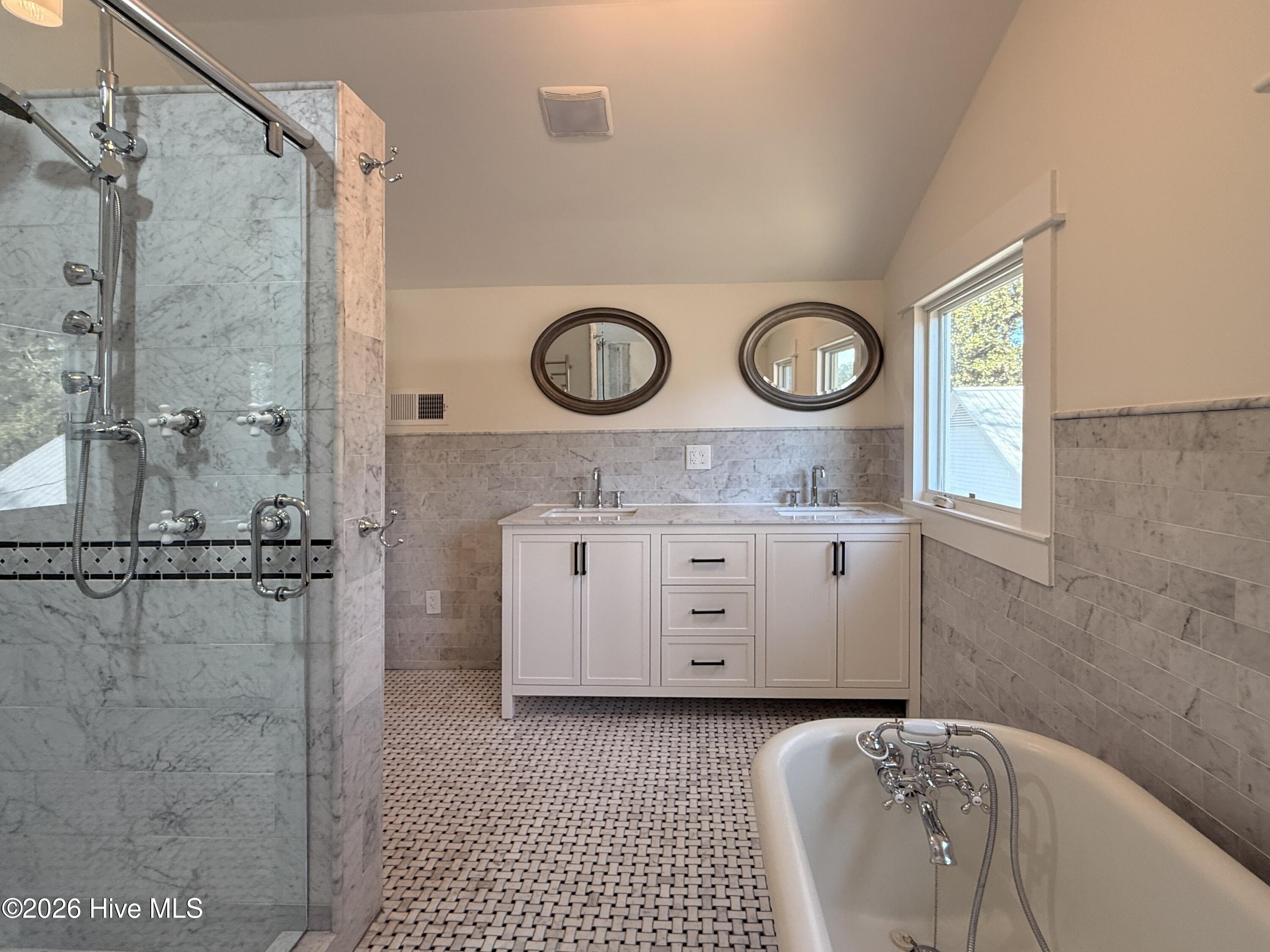 132 Tower Street Property Photo 13