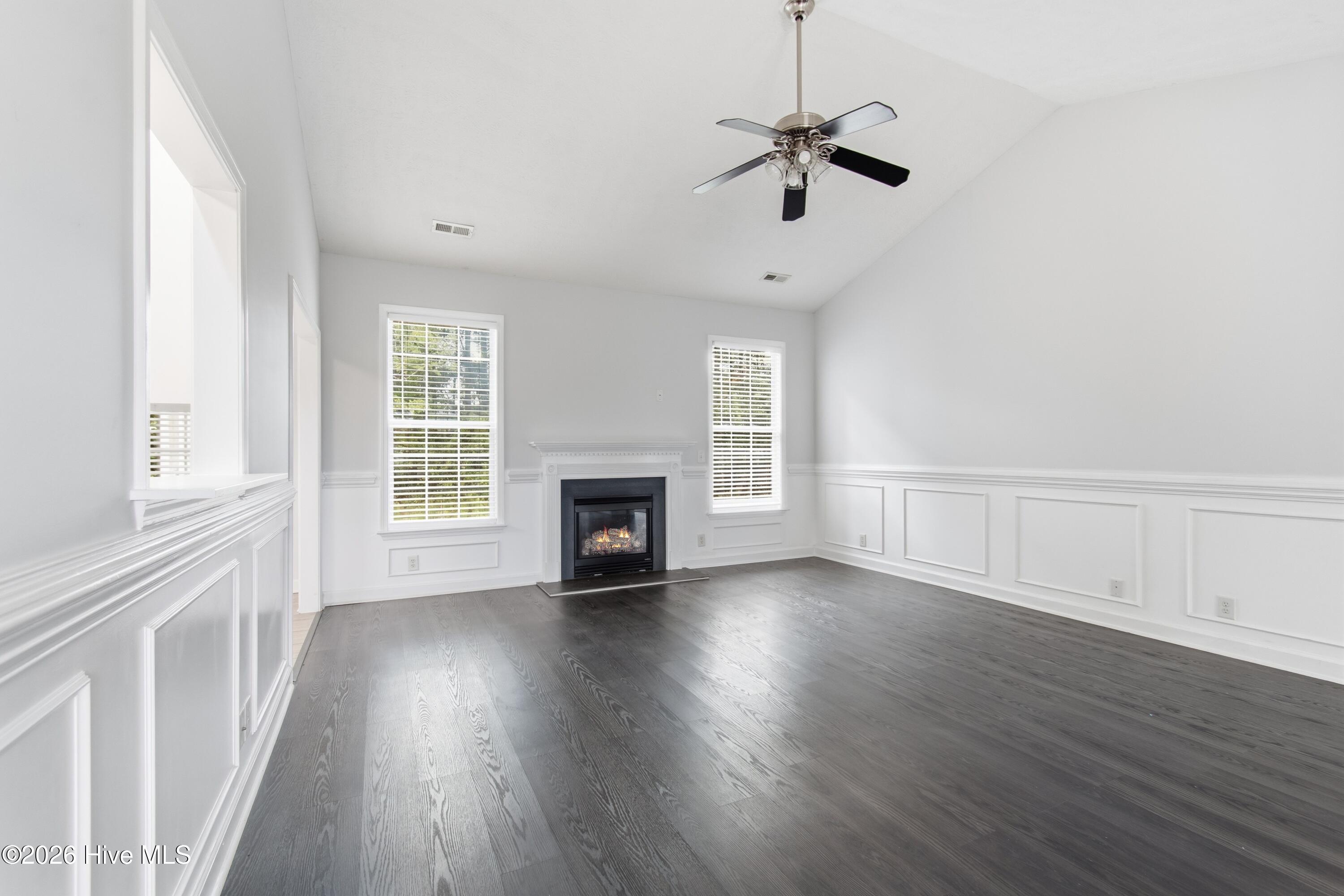 709 E Pipers Glen Property Photo 10