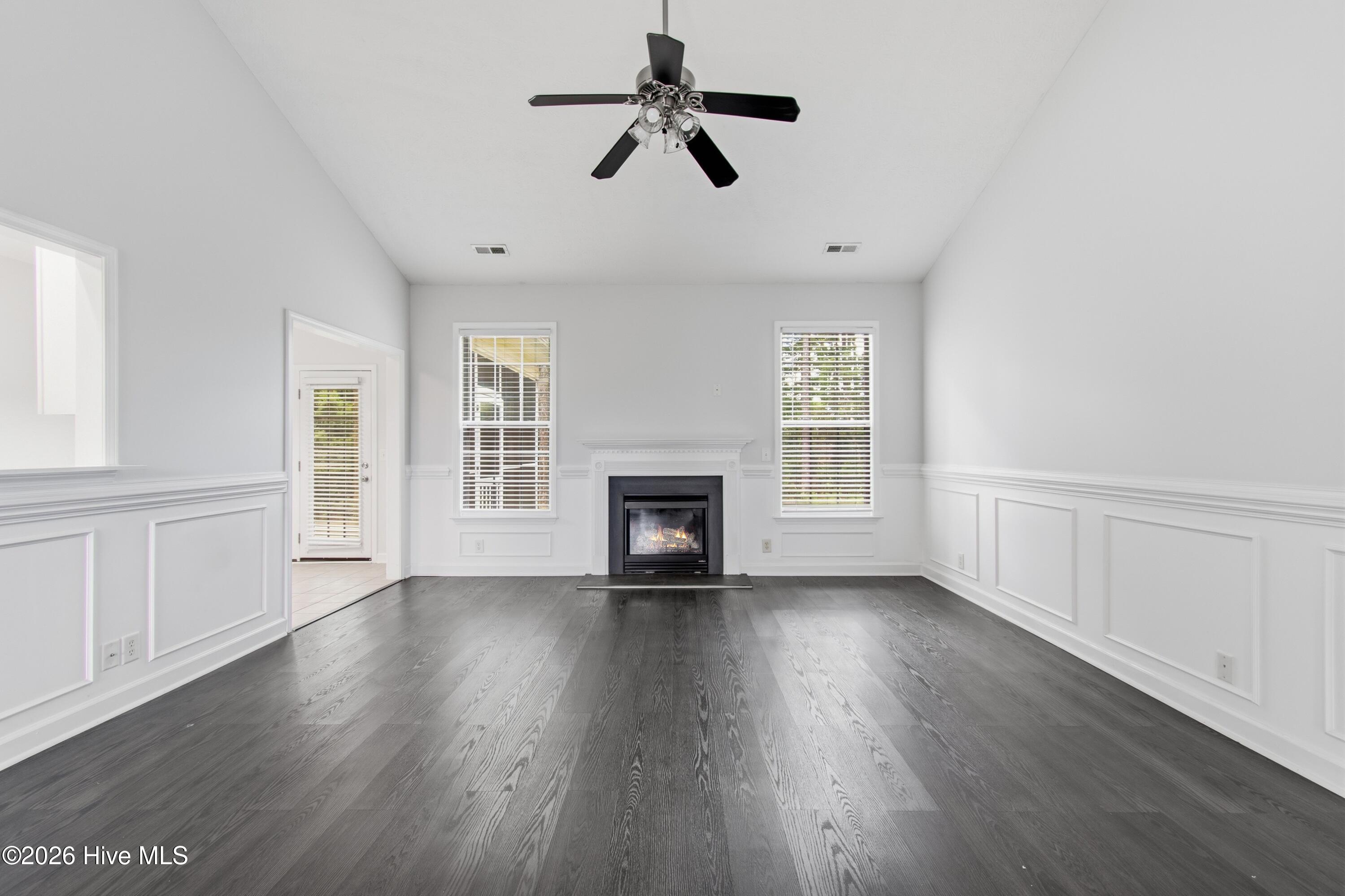 709 E Pipers Glen Property Photo 11