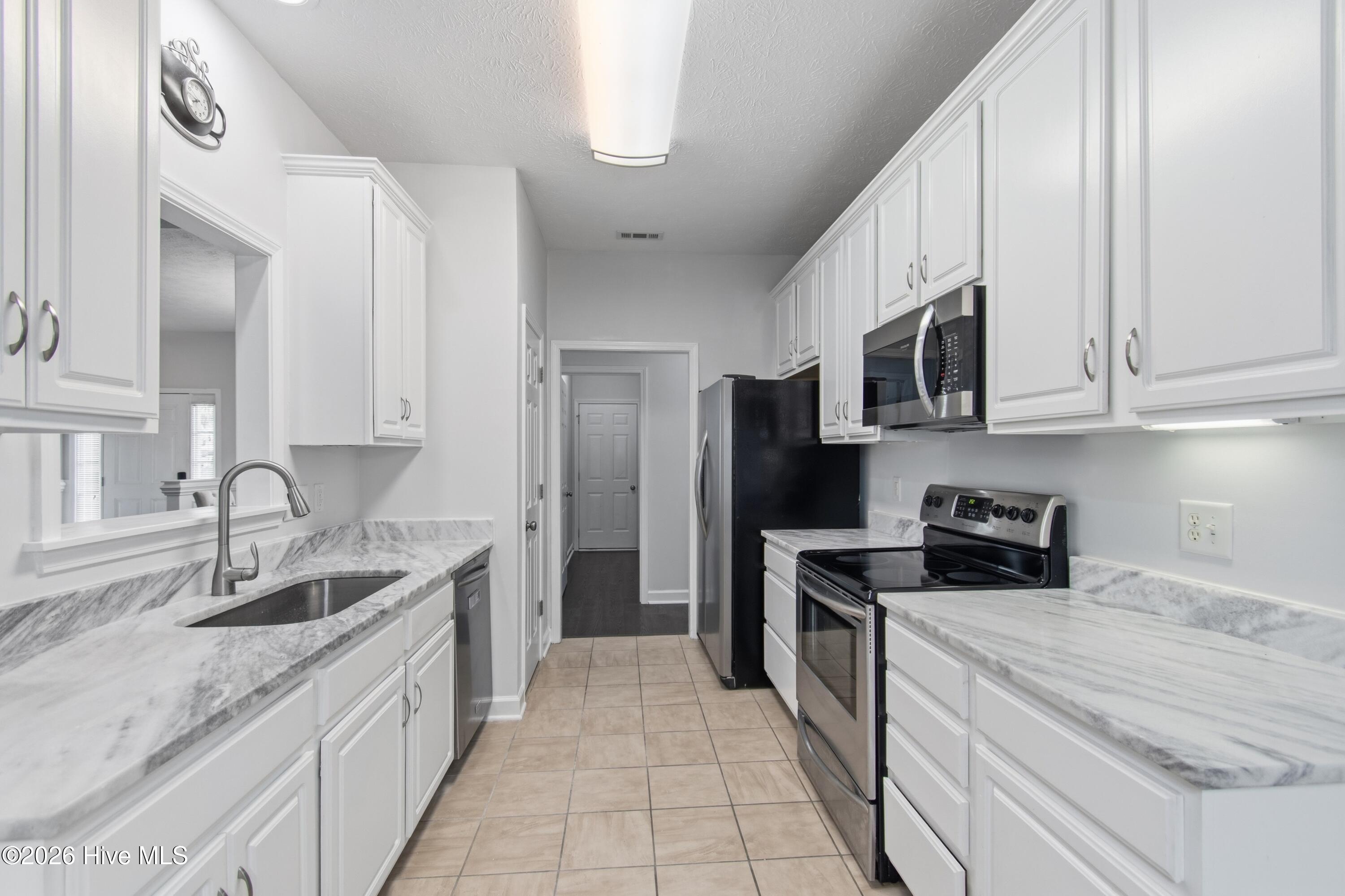 709 E Pipers Glen Property Photo 12