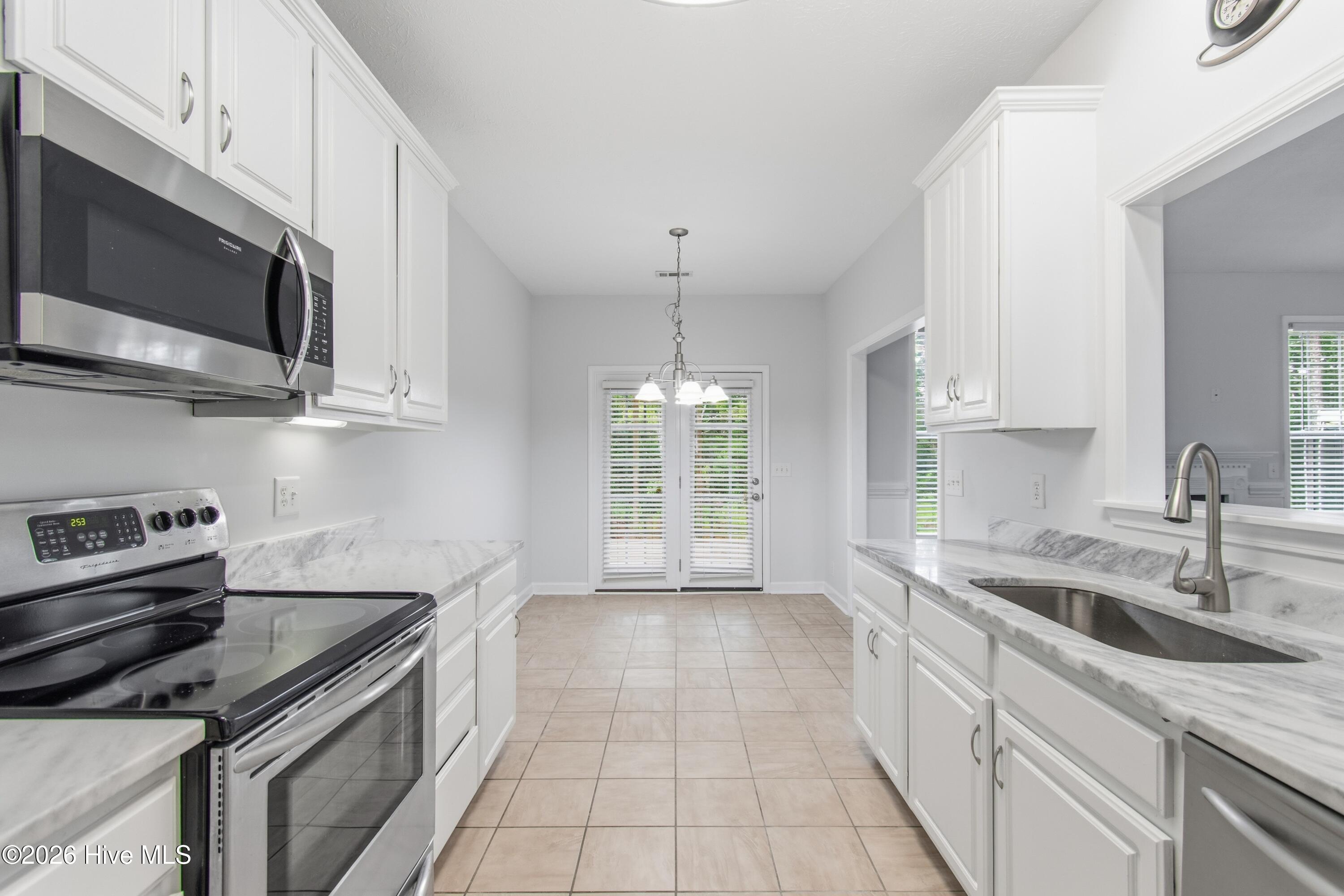 709 E Pipers Glen Property Photo 13