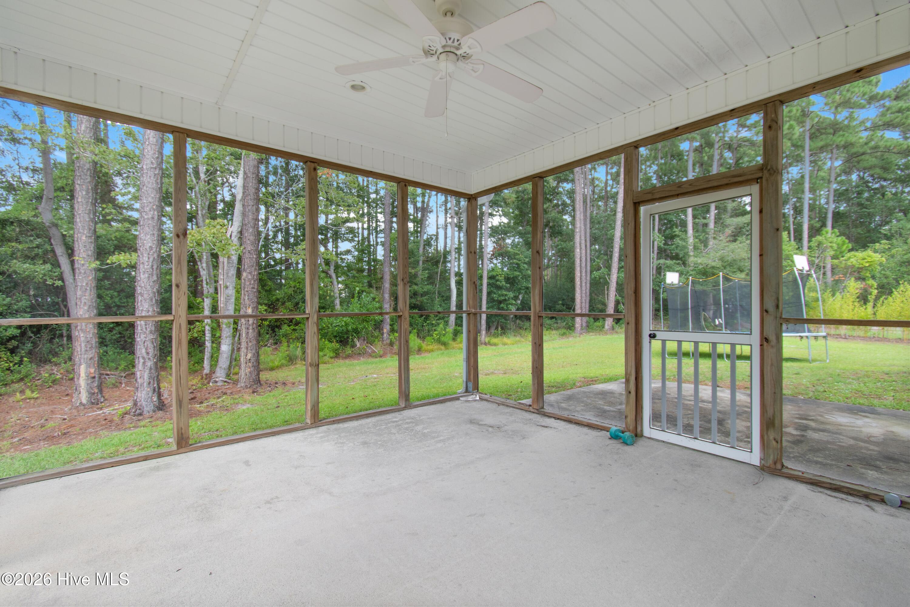 709 E Pipers Glen Property Photo 18