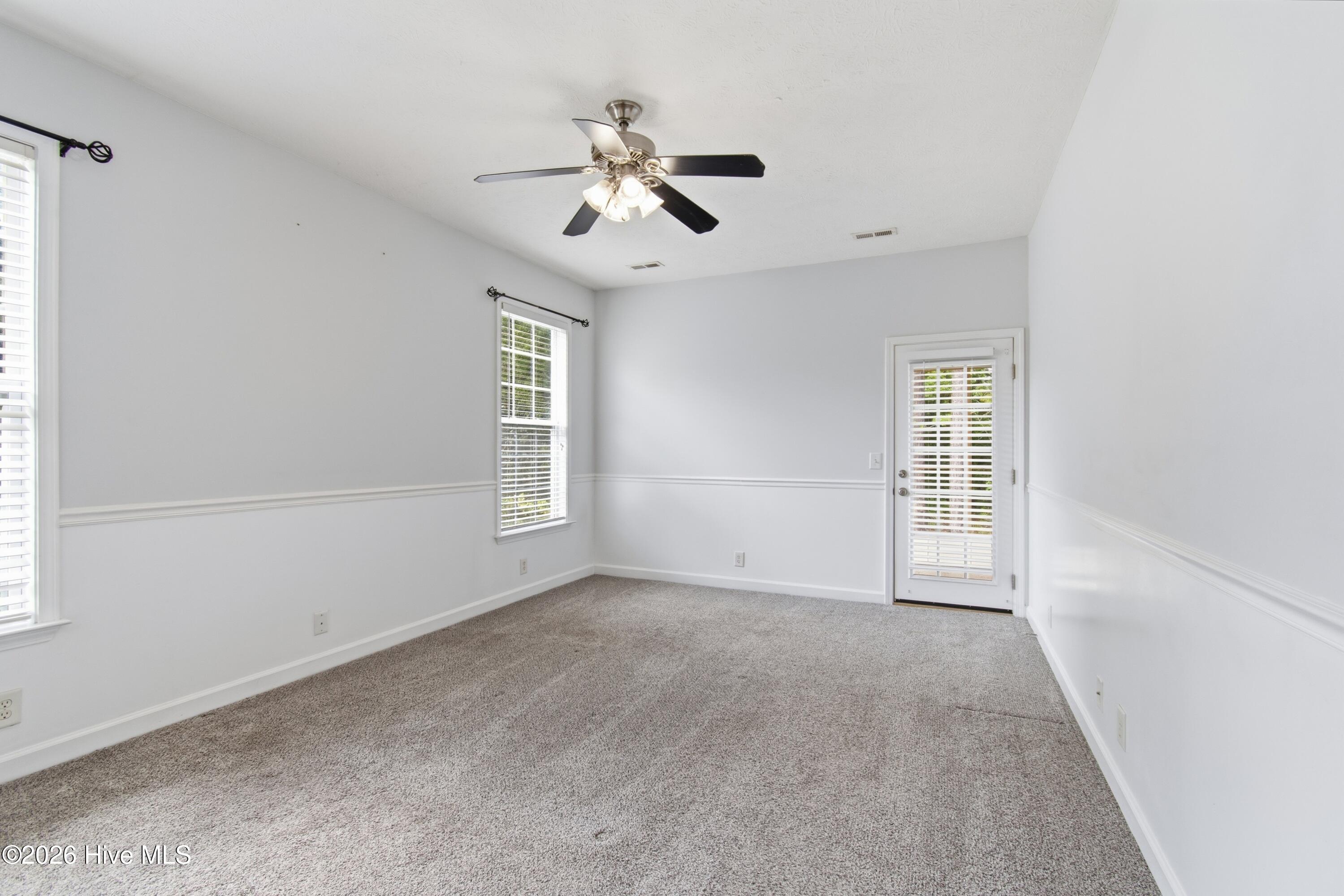 709 E Pipers Glen Property Photo 19