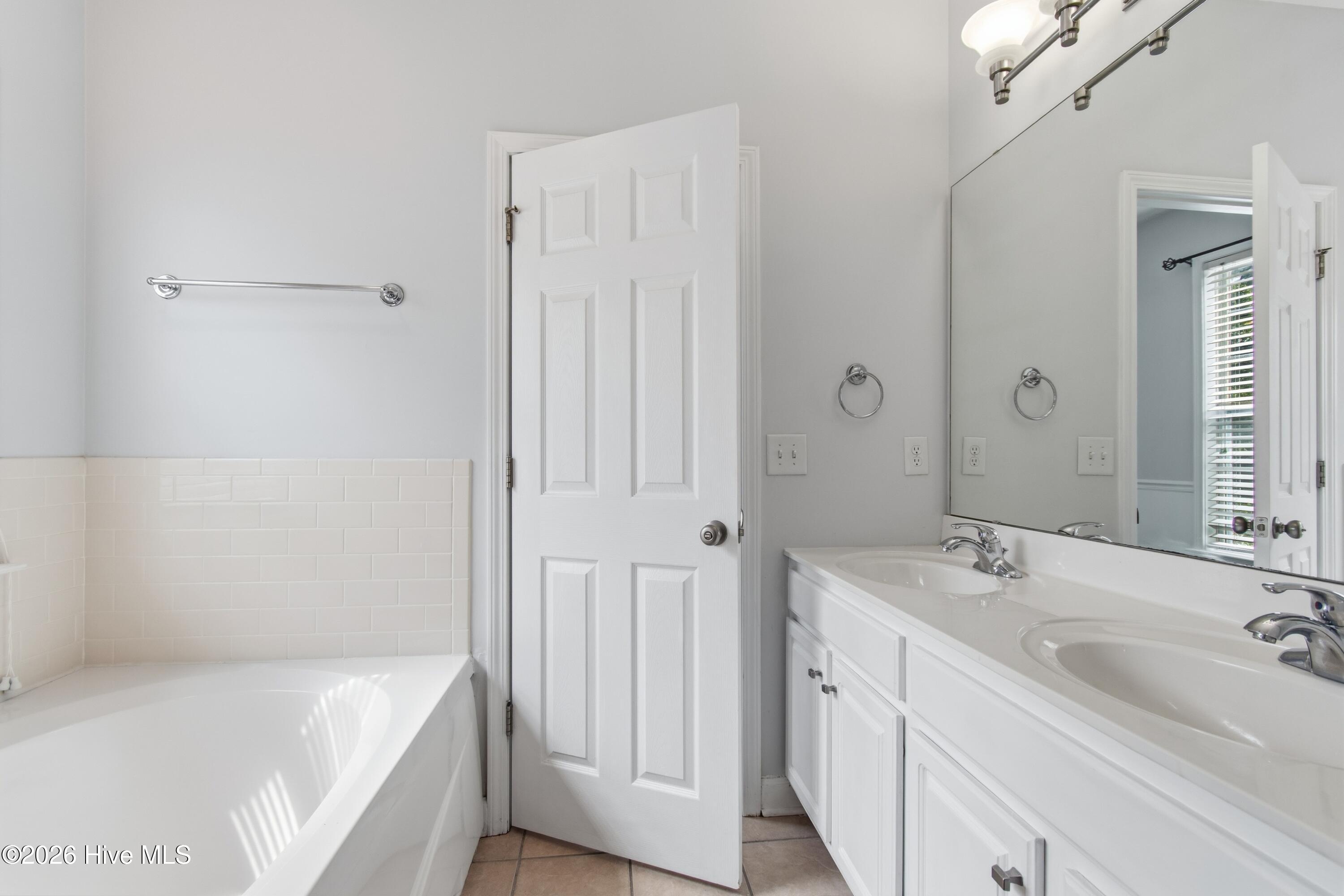 709 E Pipers Glen Property Photo 21