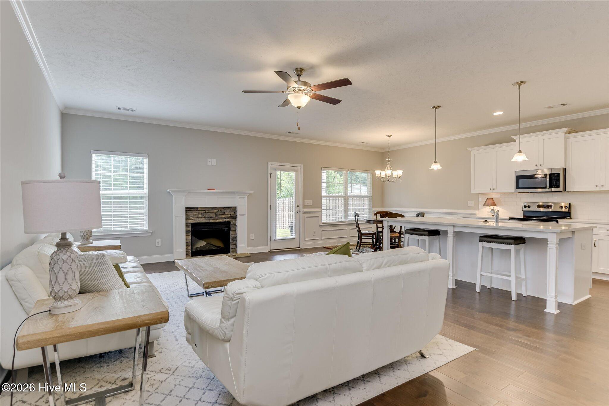 5370 Greyton Circle Property Photo 3