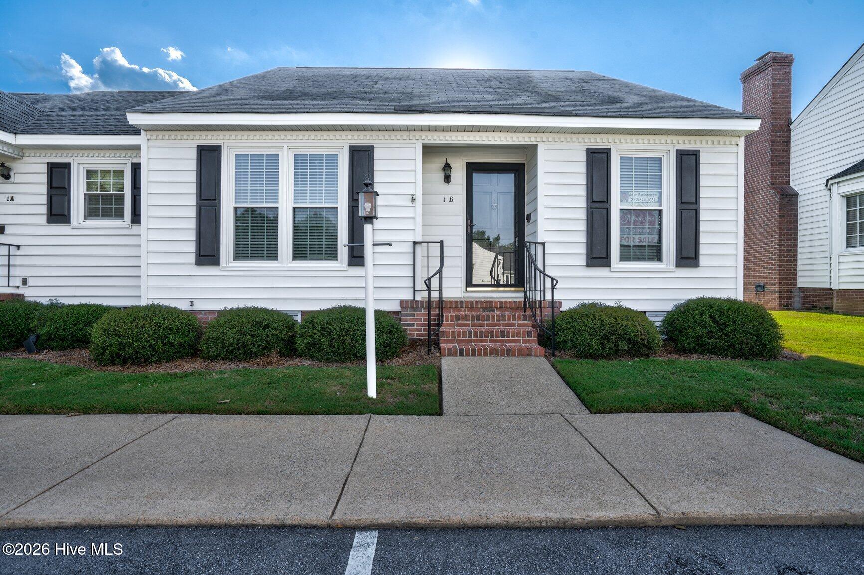 2400 Bradford Drive N 1b Property Photo 1