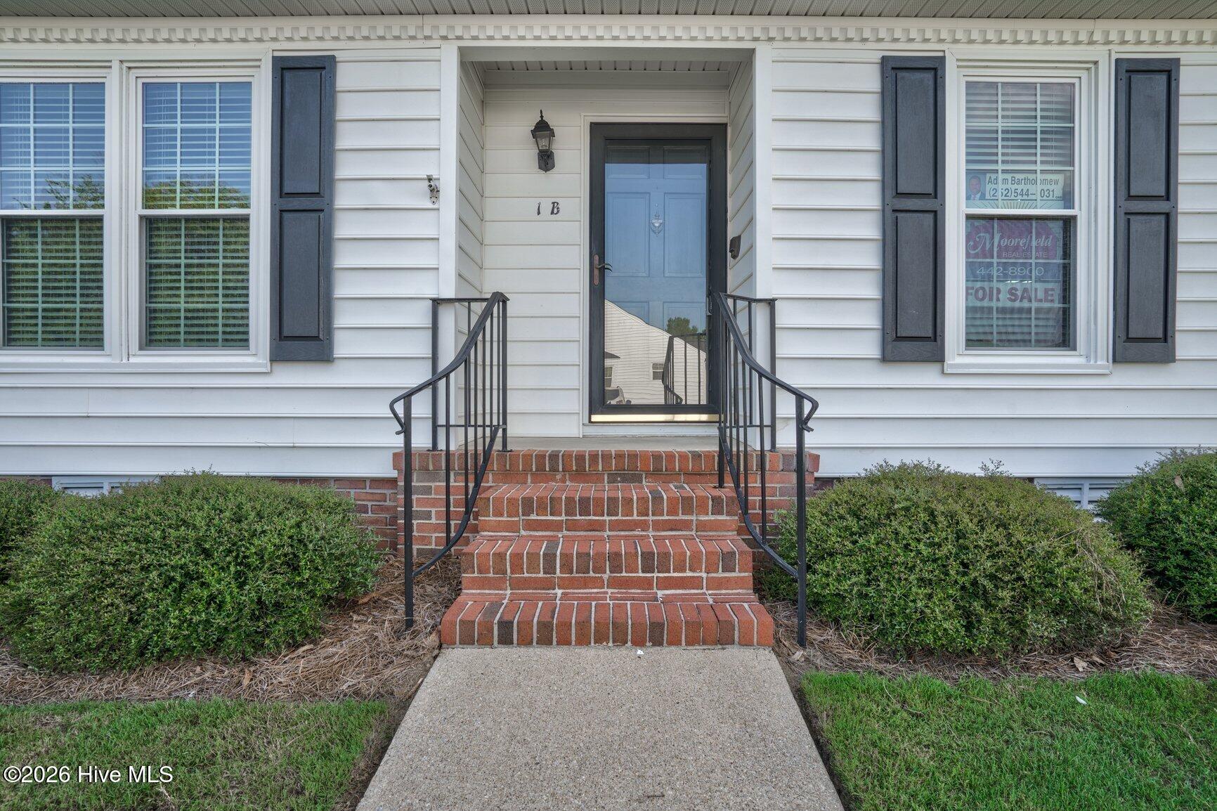 2400 Bradford Drive N 1b Property Photo 3