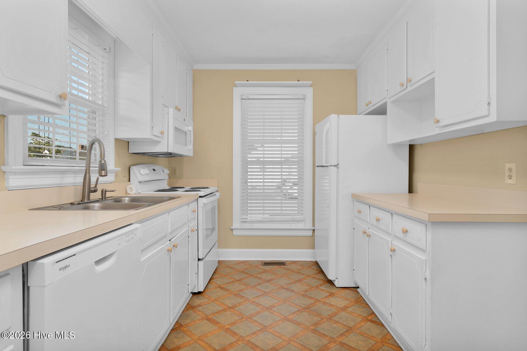 2400 Bradford Drive N 1b Property Photo 6