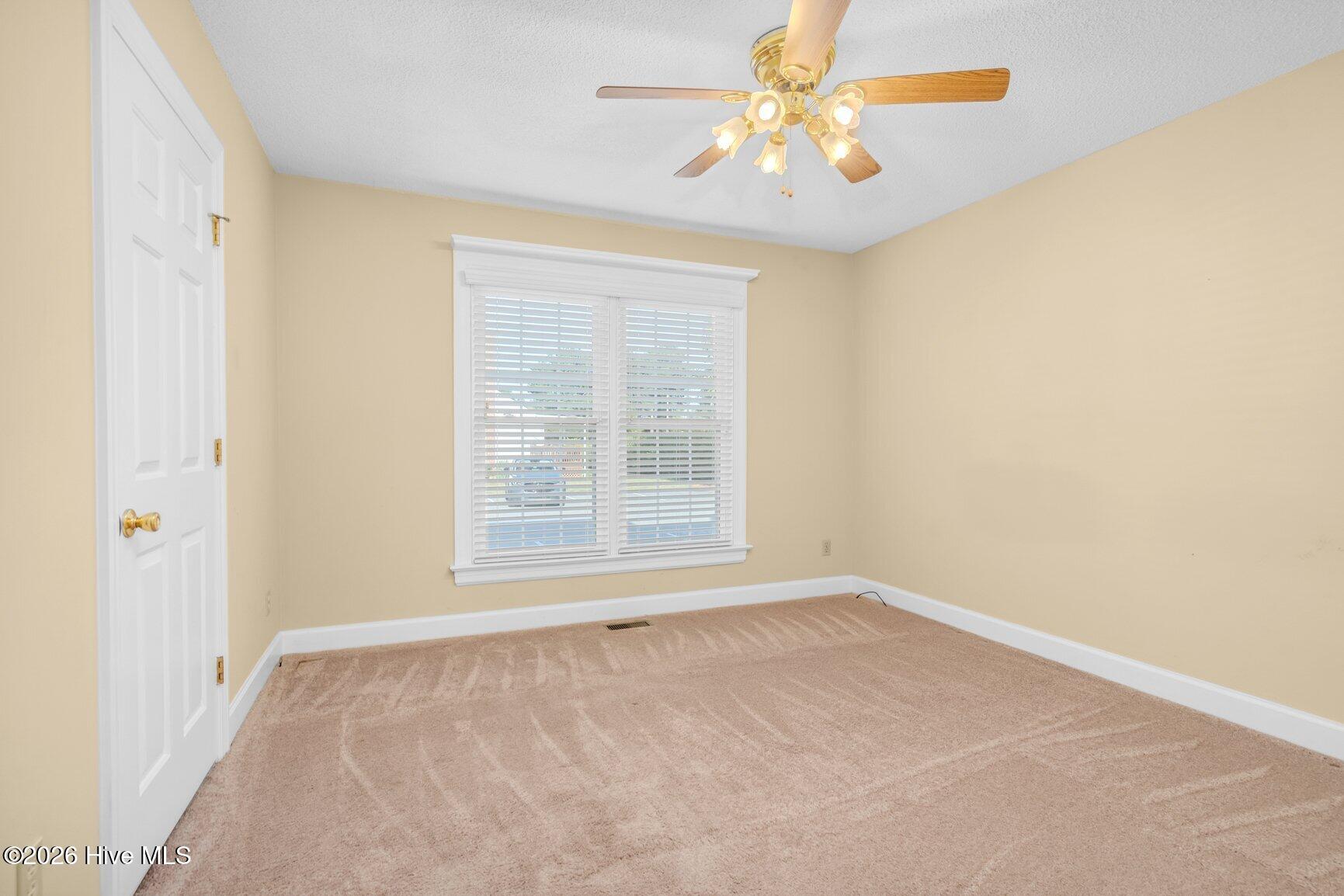 2400 Bradford Drive N 1b Property Photo 14