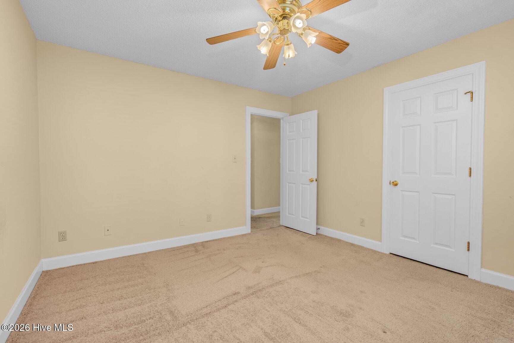 2400 Bradford Drive N 1b Property Photo 15