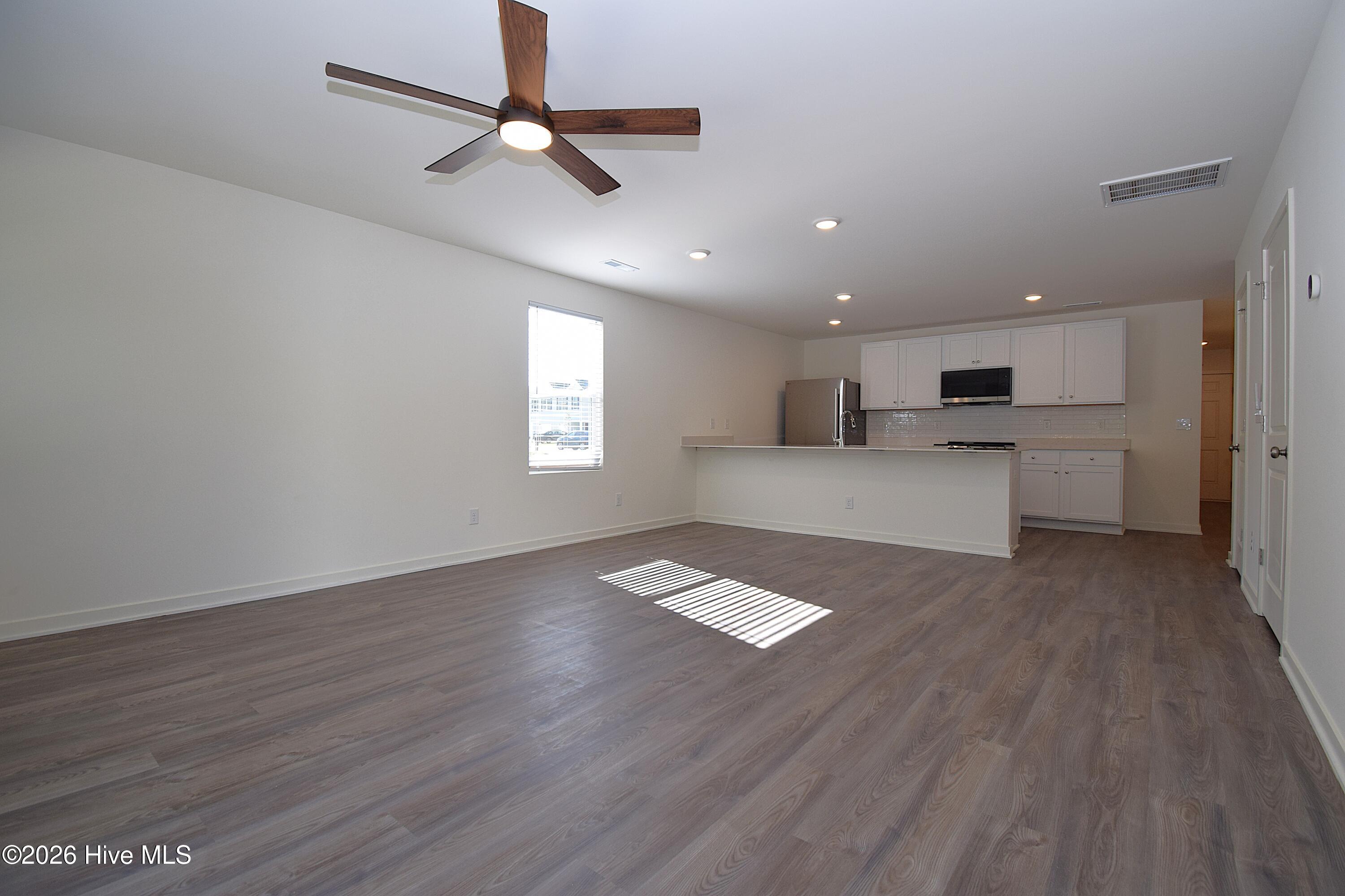2460 Brookville Drive B Property Photo 8