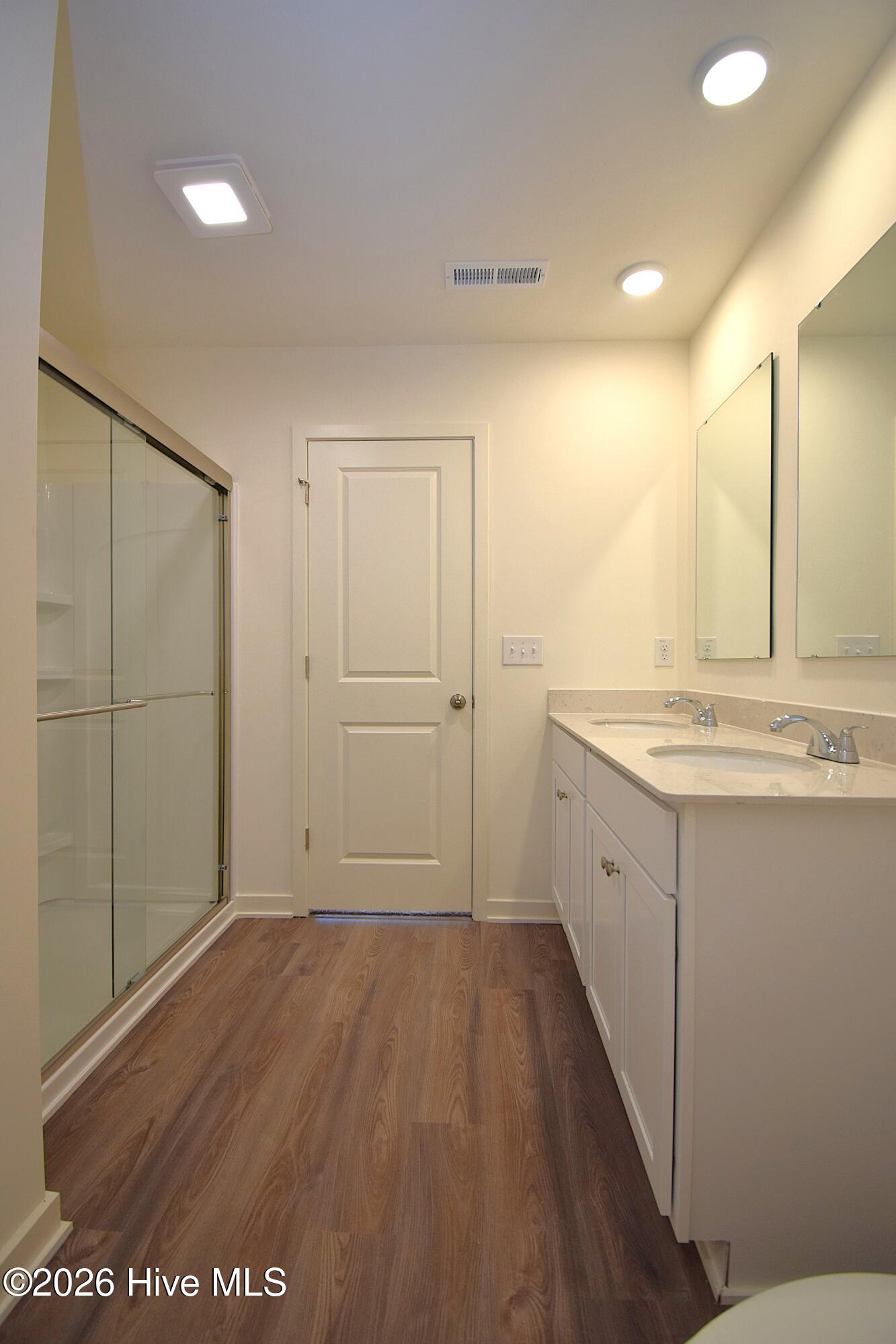 2460 Brookville Drive B Property Photo 12