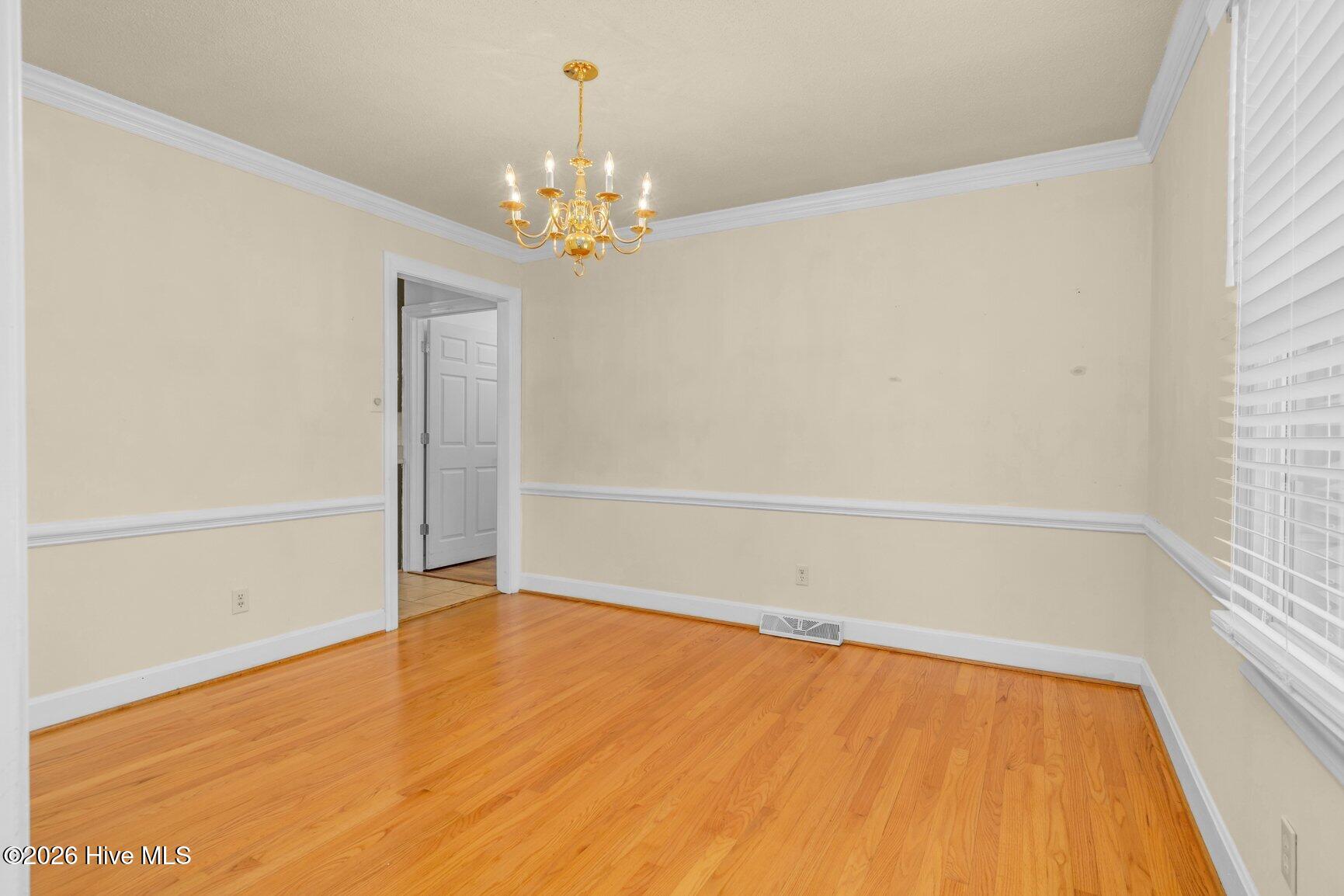 2609 Amherst Road Property Photo 8