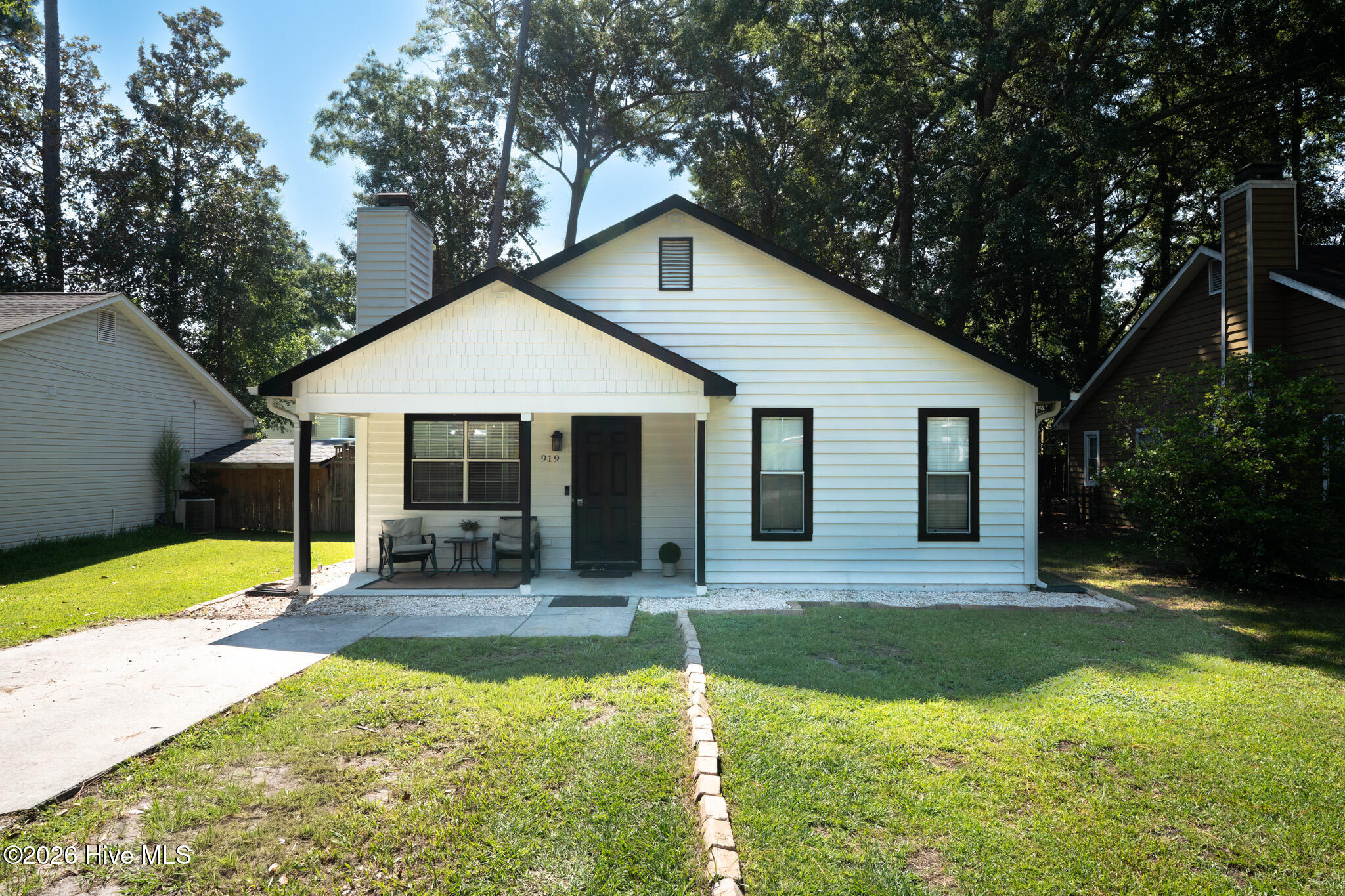 919 Page Avenue Property Photo 1