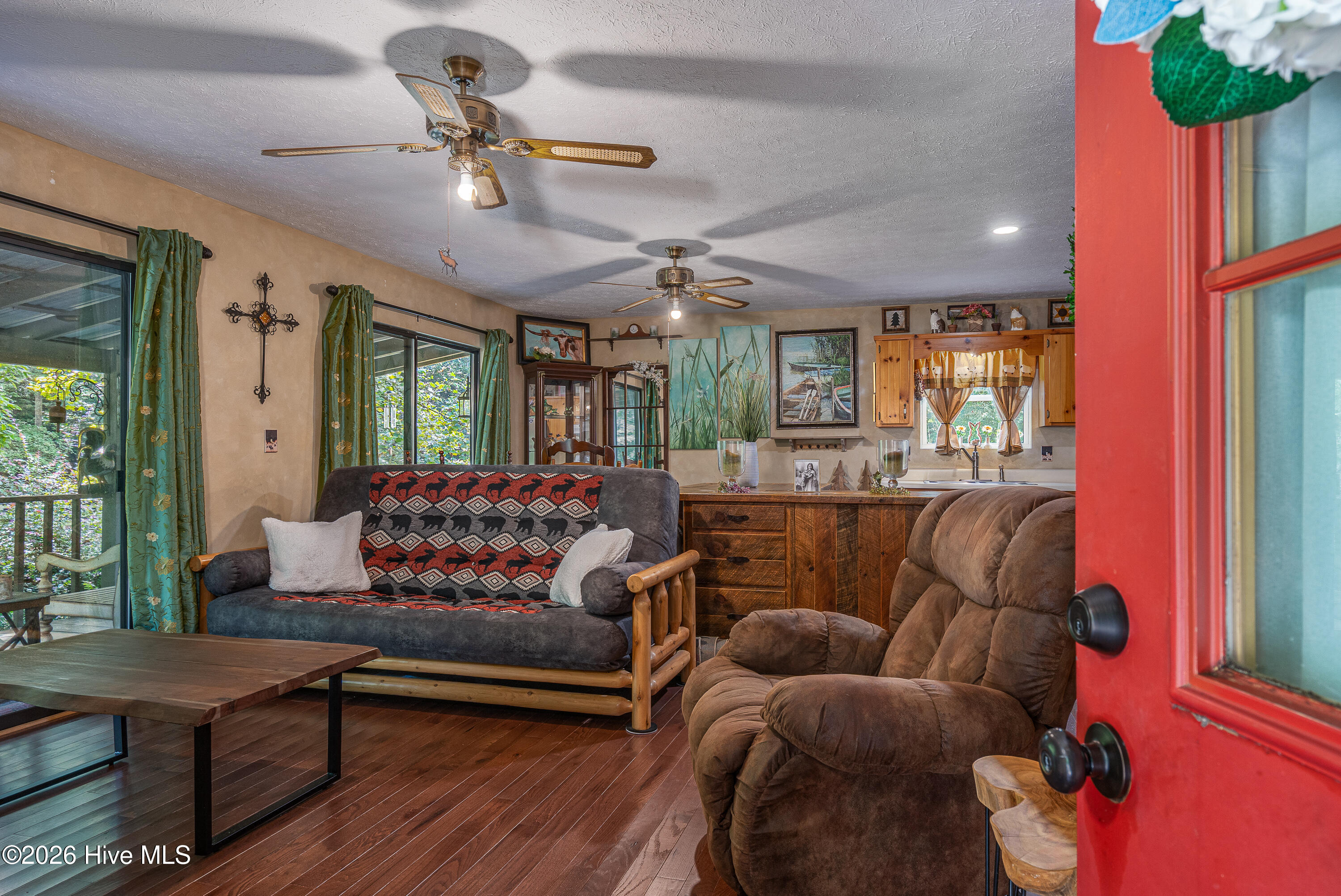 372 Hunter Ridge Property Photo 4