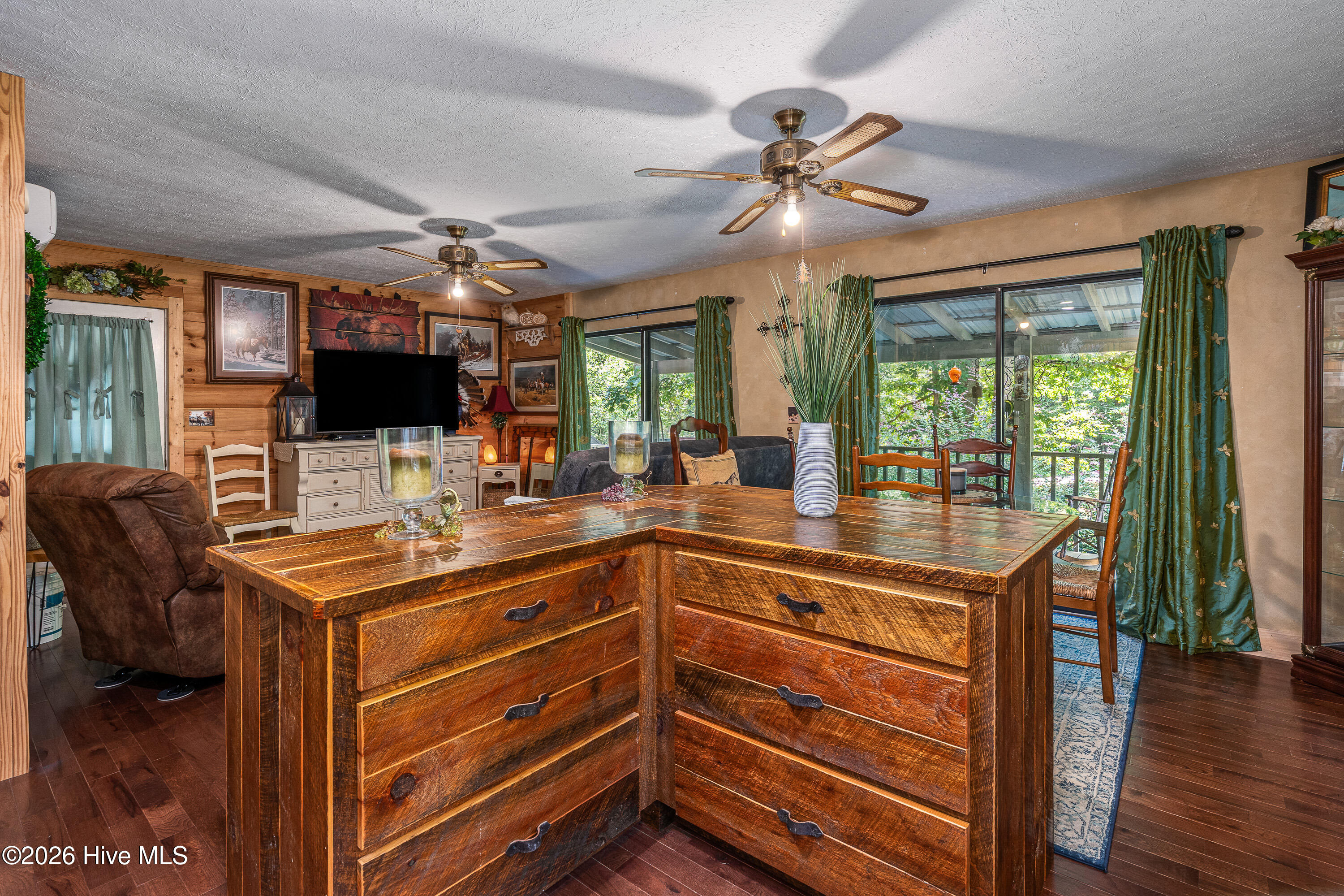 372 Hunter Ridge Property Photo 9