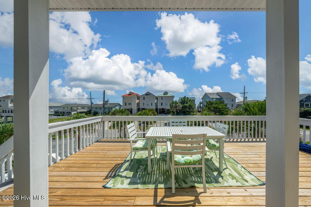 703 S Shore Drive Property Photo 8