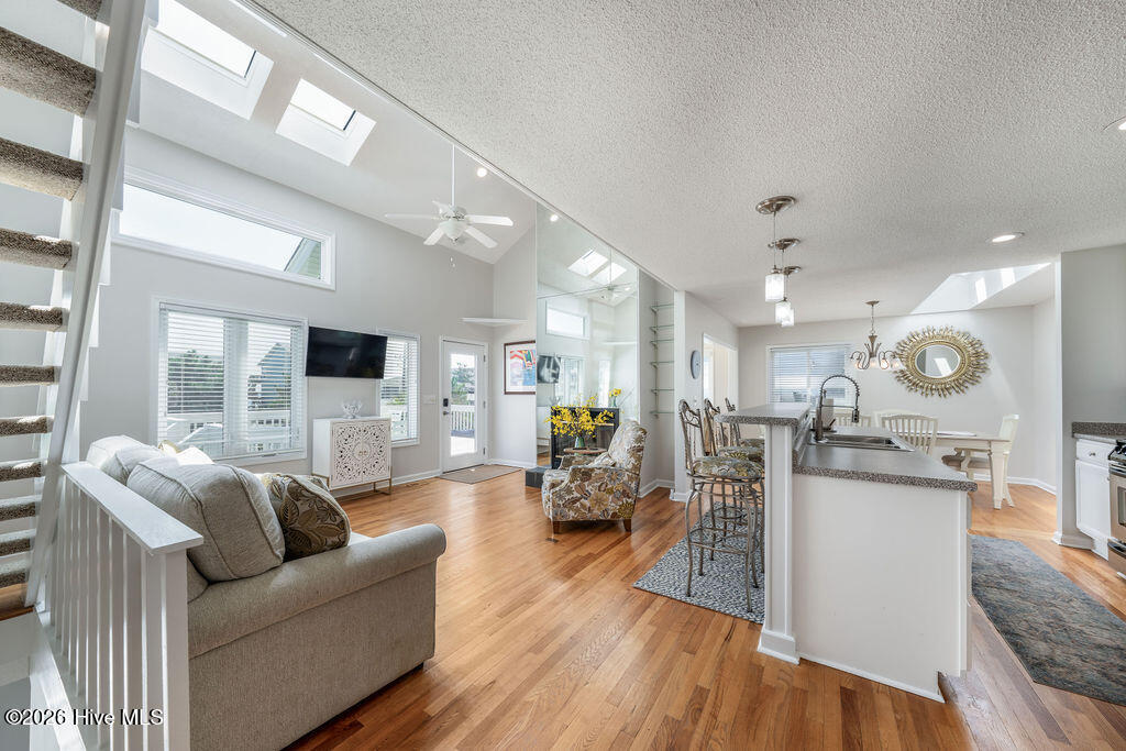 703 S Shore Drive Property Photo 13