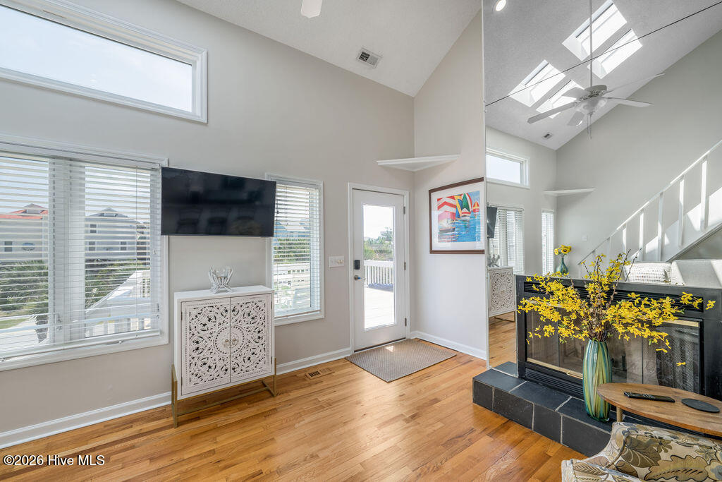 703 S Shore Drive Property Photo 14