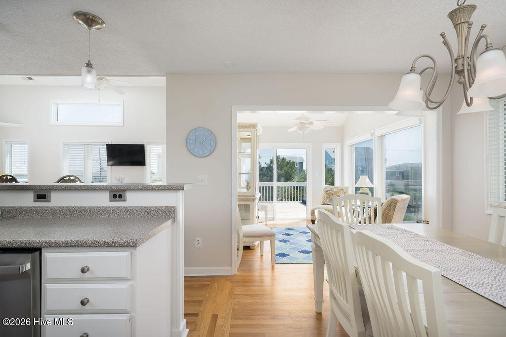 703 S Shore Drive Property Photo 17