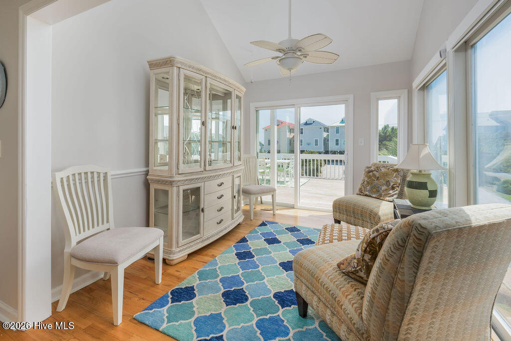703 S Shore Drive Property Photo 19