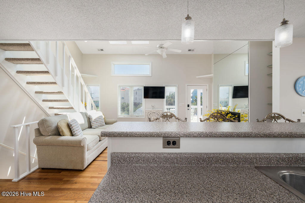 703 S Shore Drive Property Photo 22