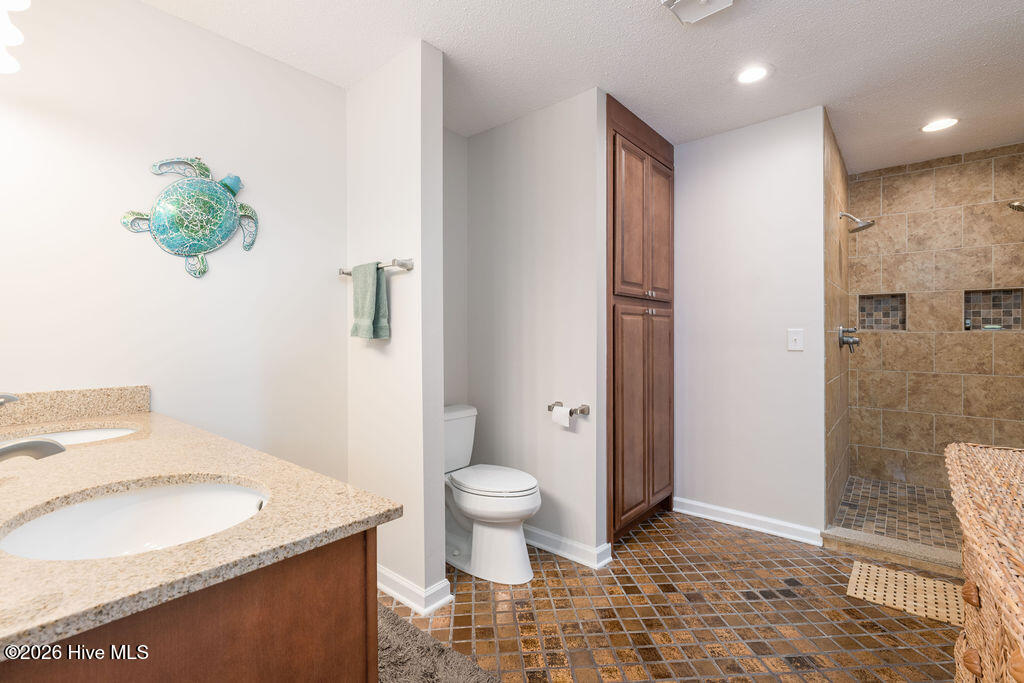 703 S Shore Drive Property Photo 34