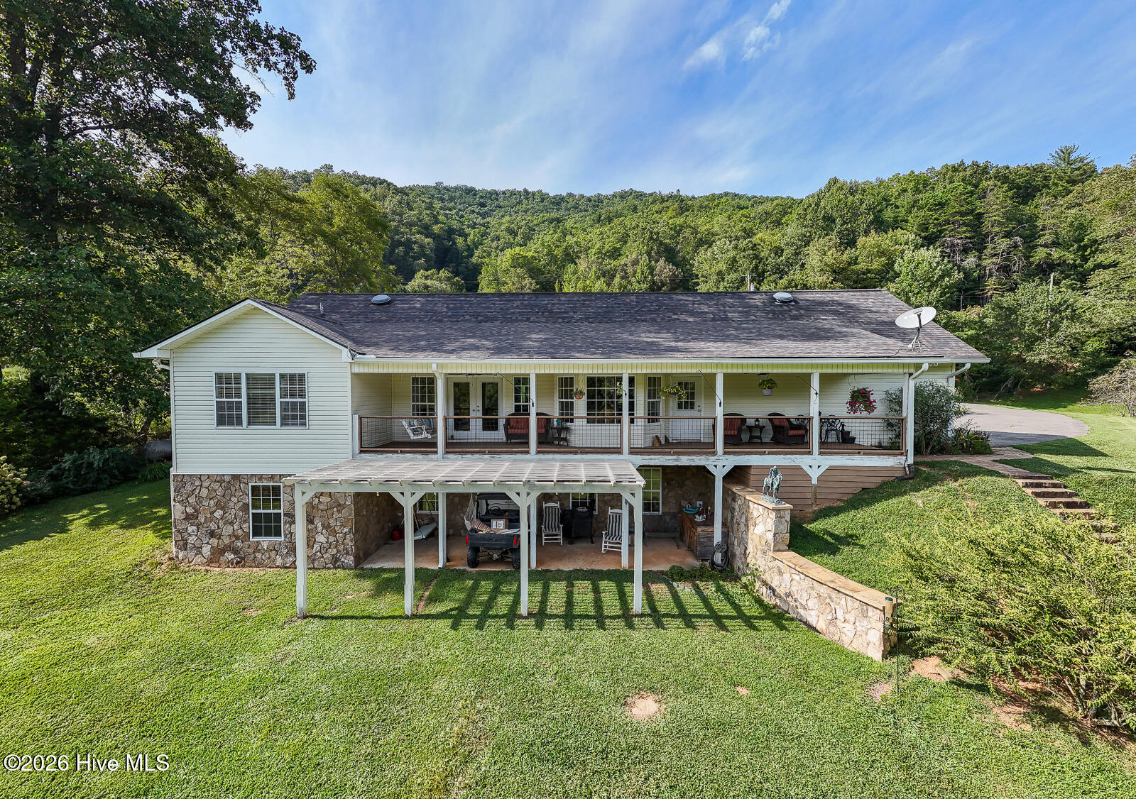 1056 Franks Creek Road Property Photo 6