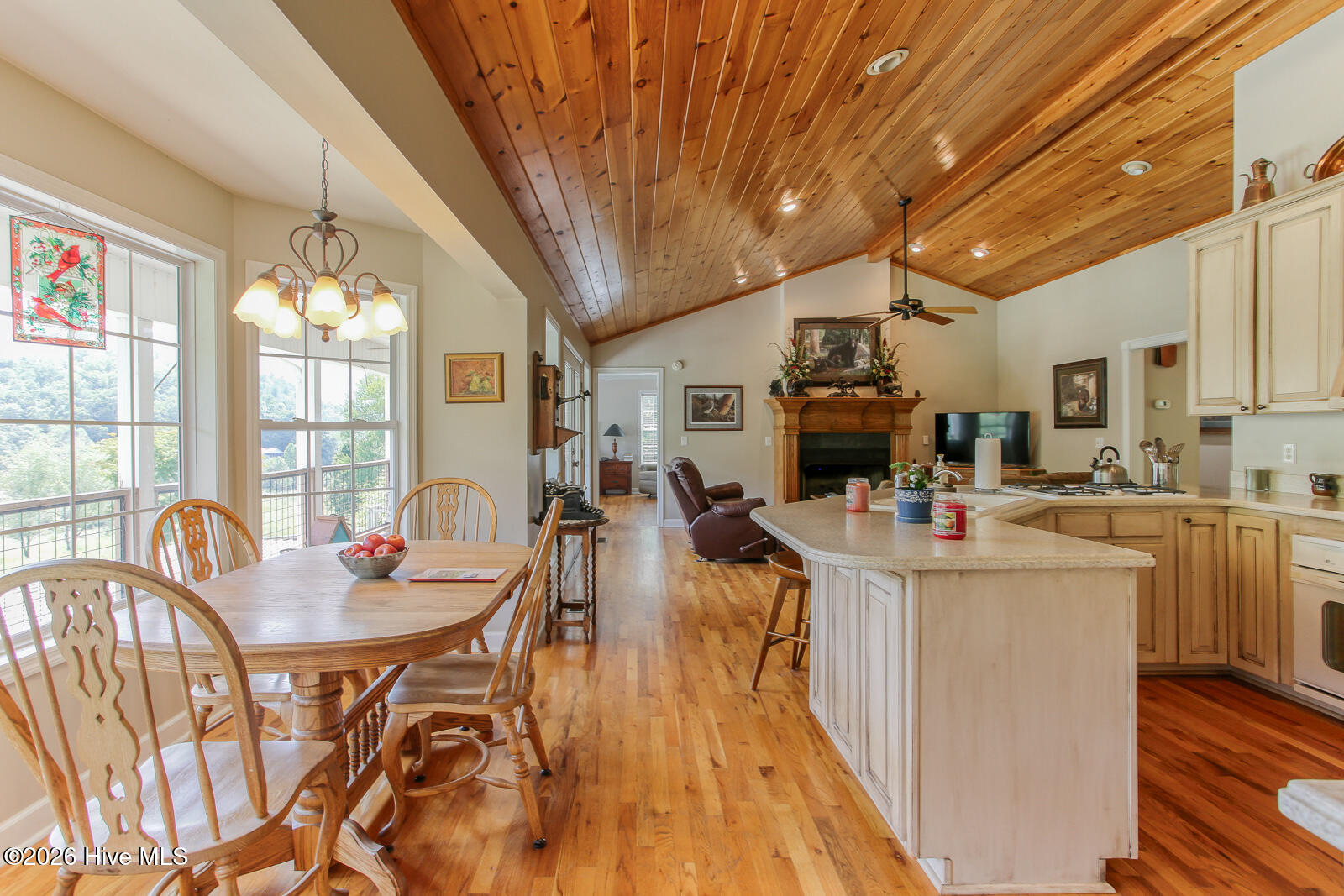 1056 Franks Creek Road Property Photo 14