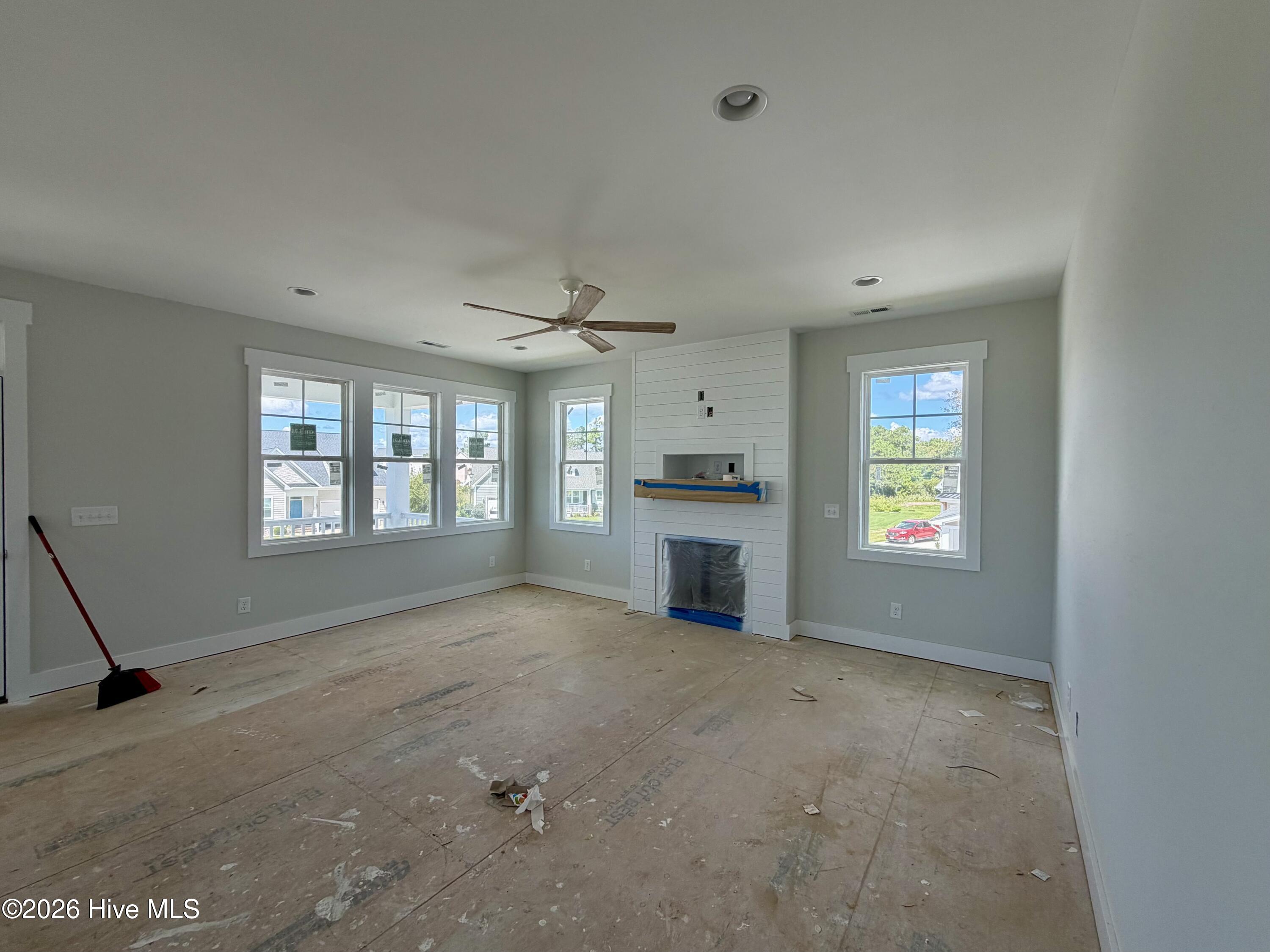 656 Fishermans Point Property Photo 14