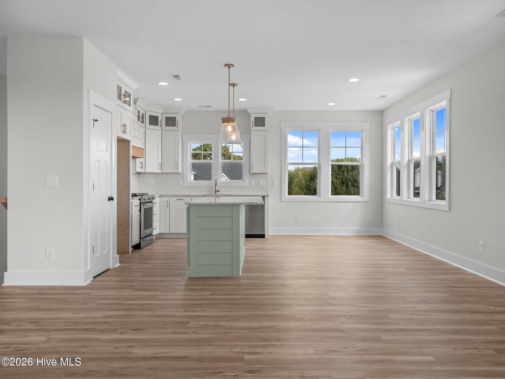 656 Fishermans Point Property Photo 15
