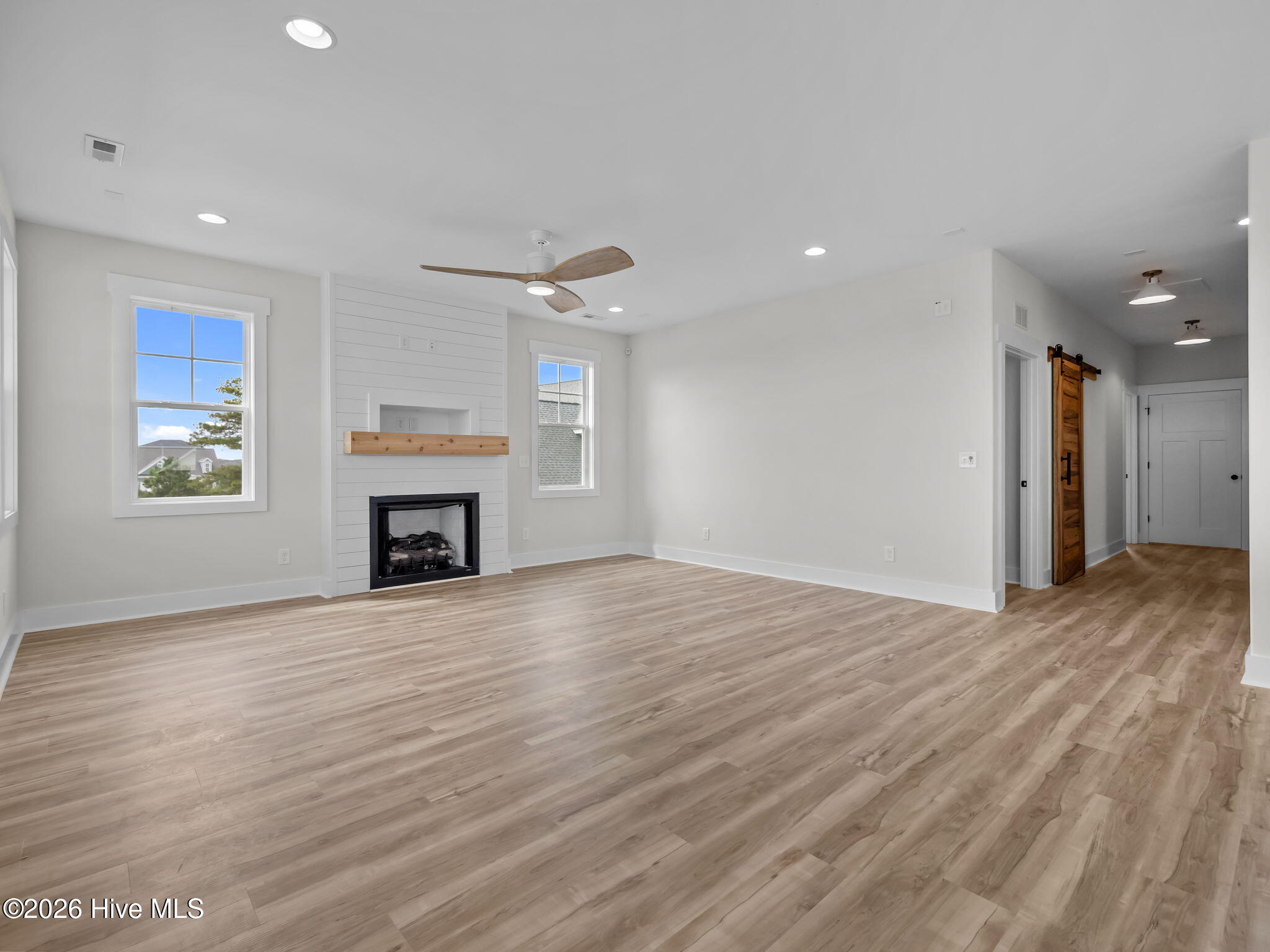 656 Fishermans Point Property Photo 17