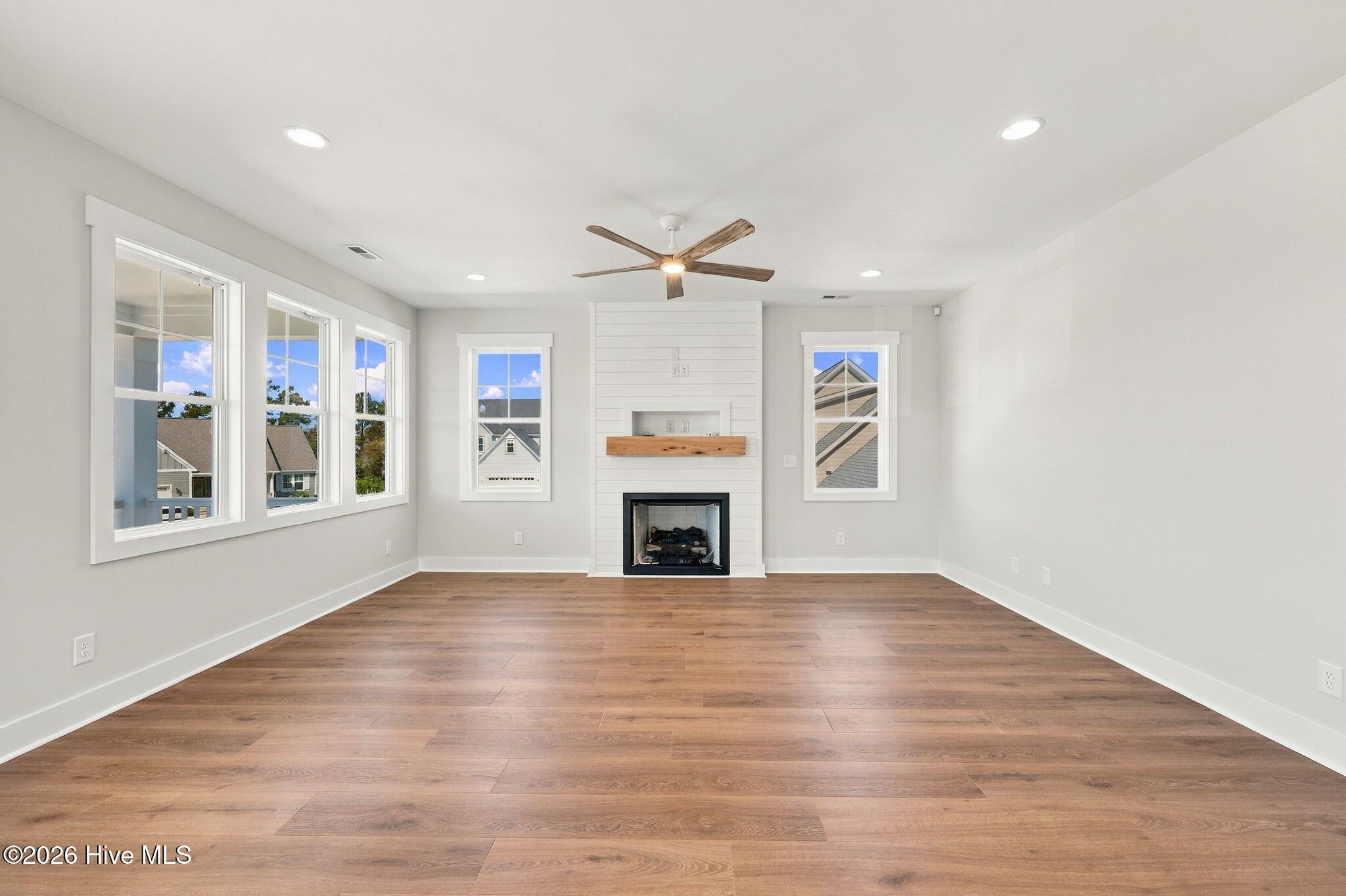 656 Fishermans Point Property Photo 19