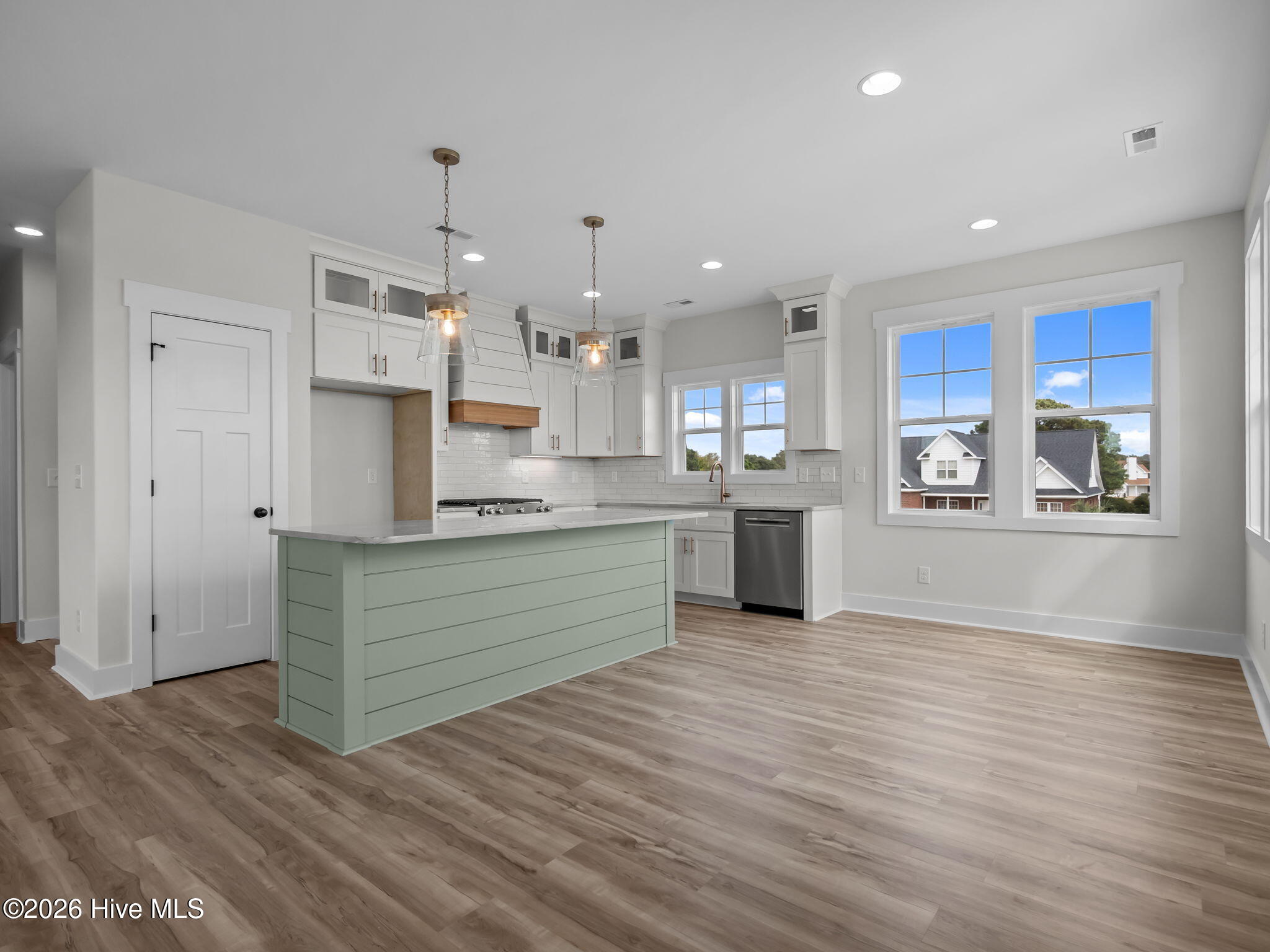 656 Fishermans Point Property Photo 21