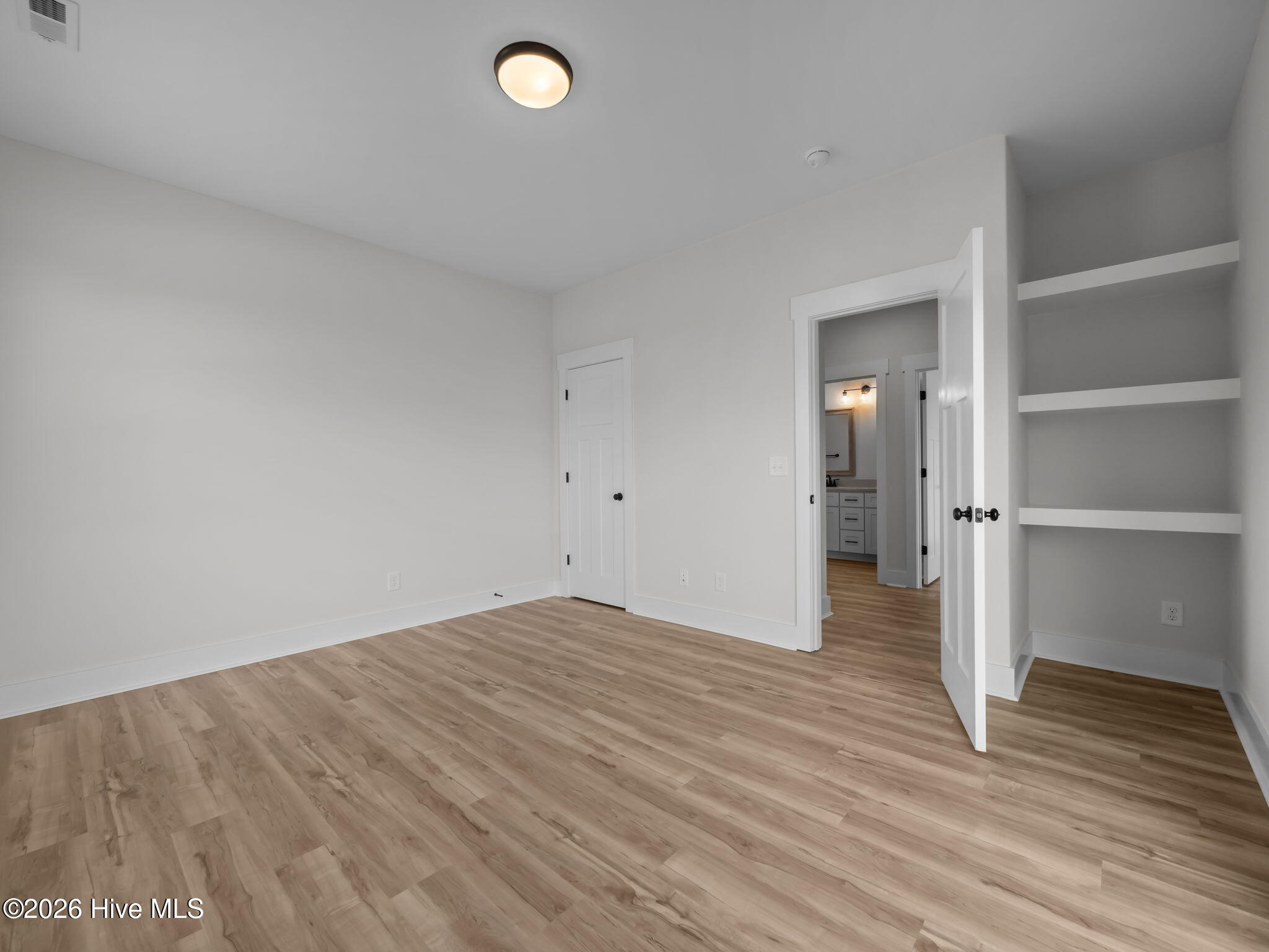 656 Fishermans Point Property Photo 27