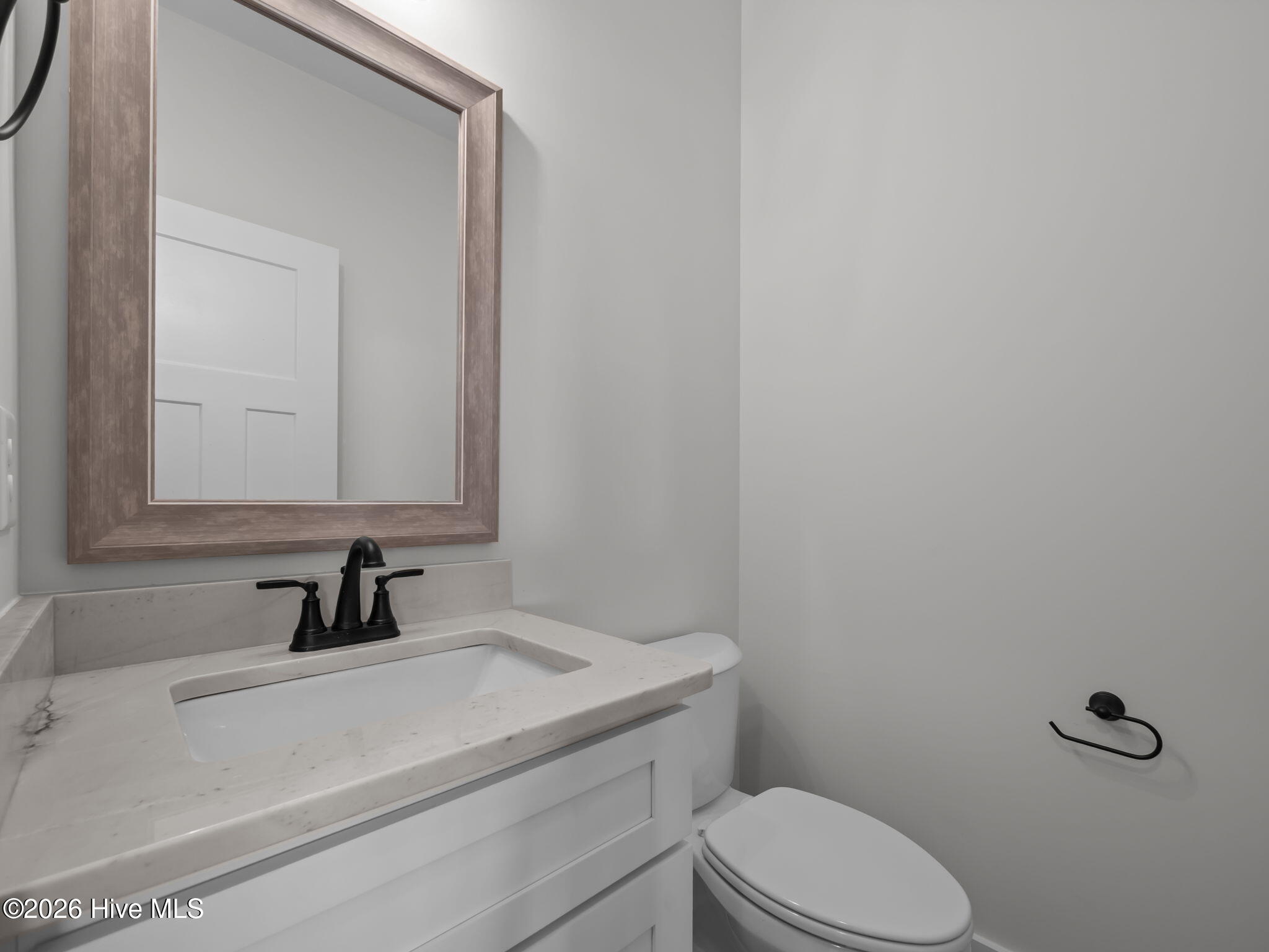 656 Fishermans Point Property Photo 28