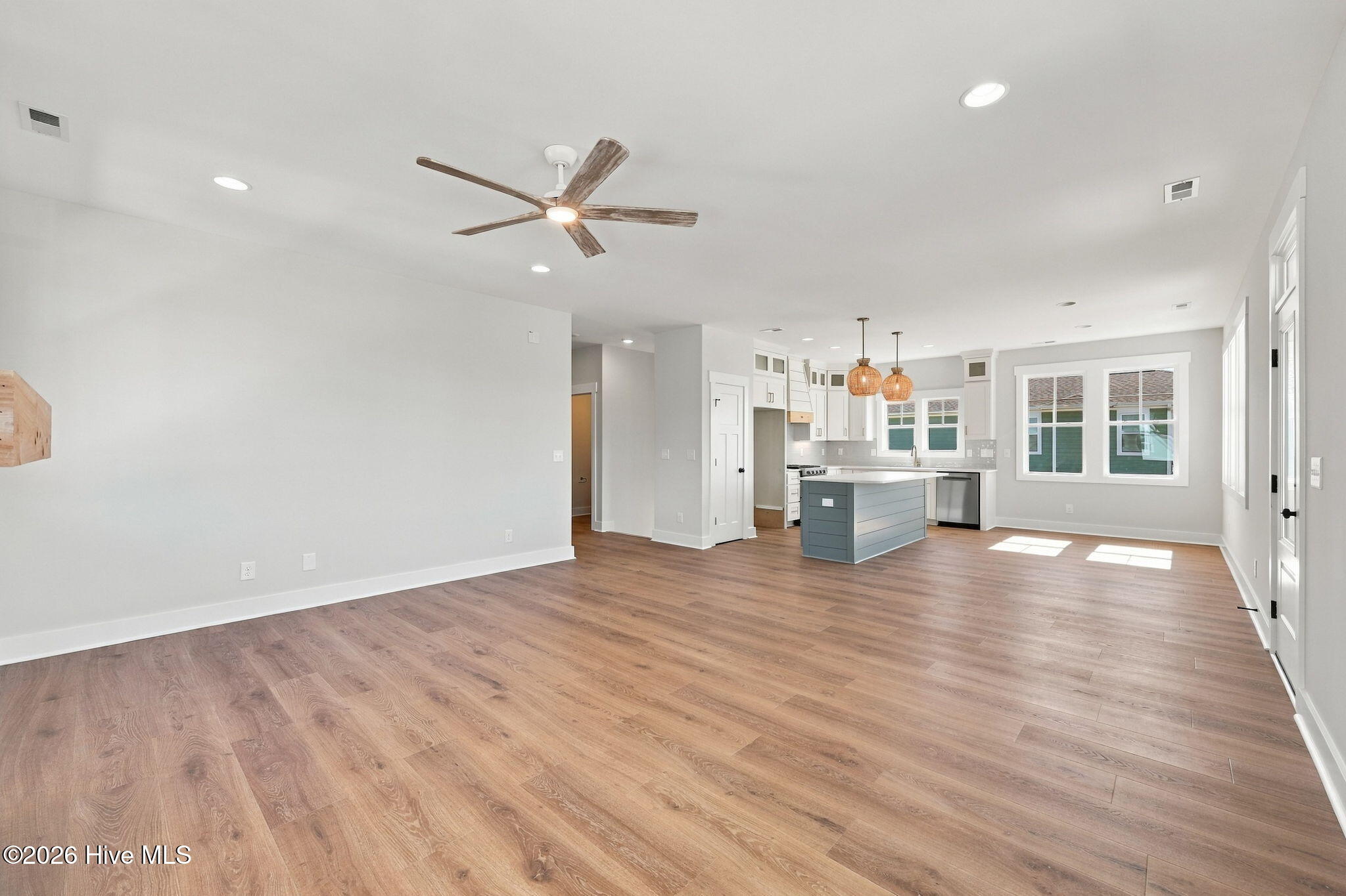 656 Fishermans Point Property Photo 29
