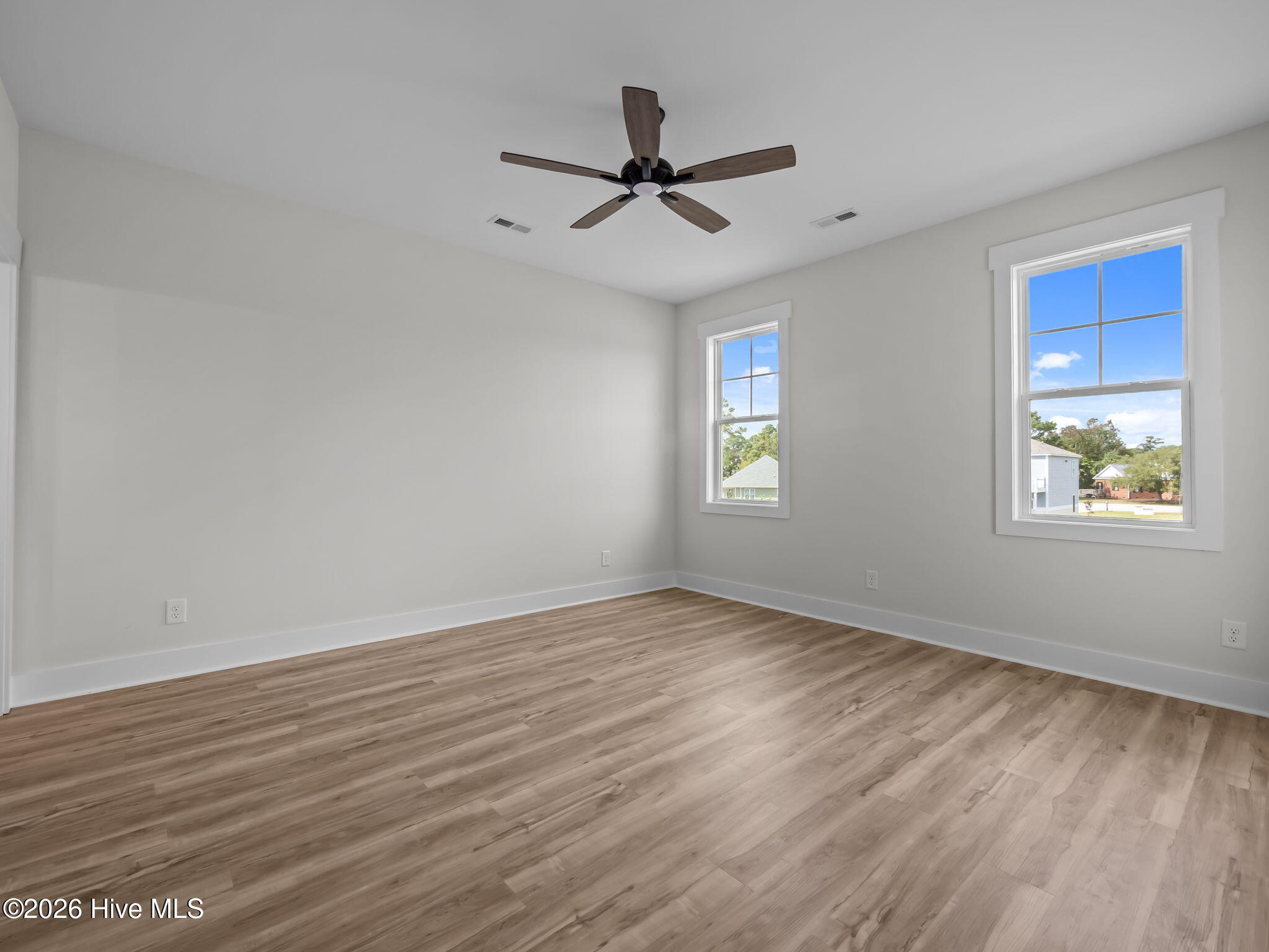 656 Fishermans Point Property Photo 31