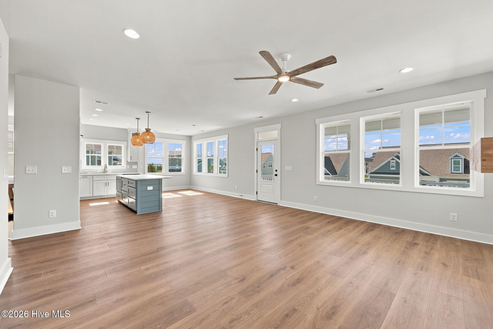 656 Fishermans Point Property Photo 31