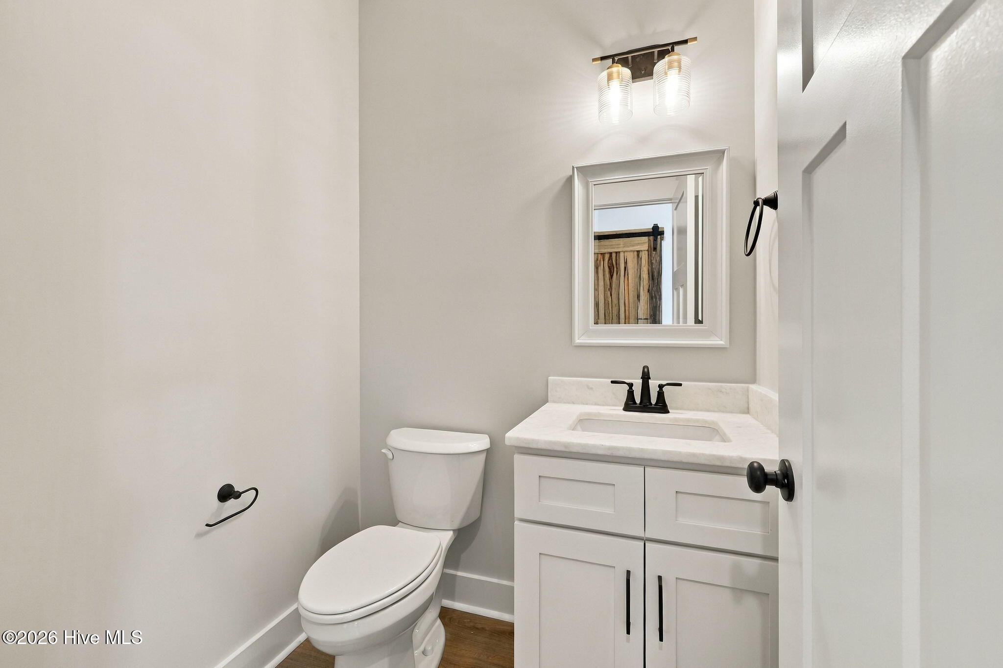 656 Fishermans Point Property Photo 32