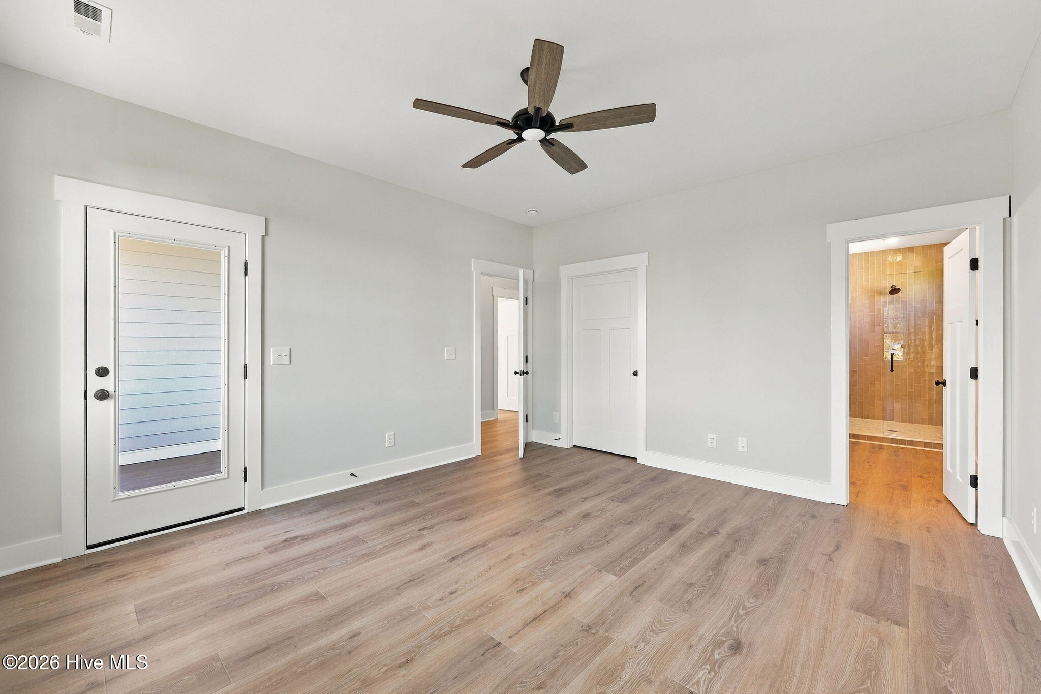 656 Fishermans Point Property Photo 34